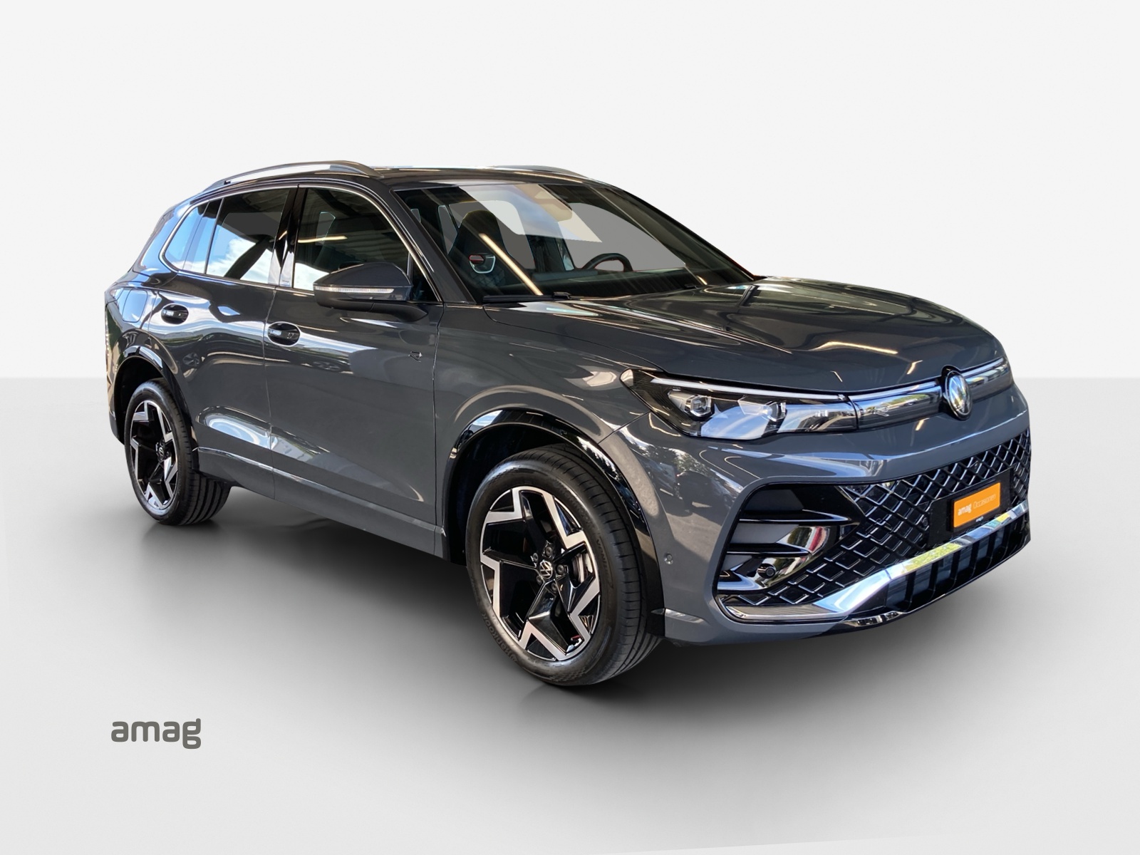 VW Tiguan 2.0 TSI DSG R-Line 4Motion-image-5
