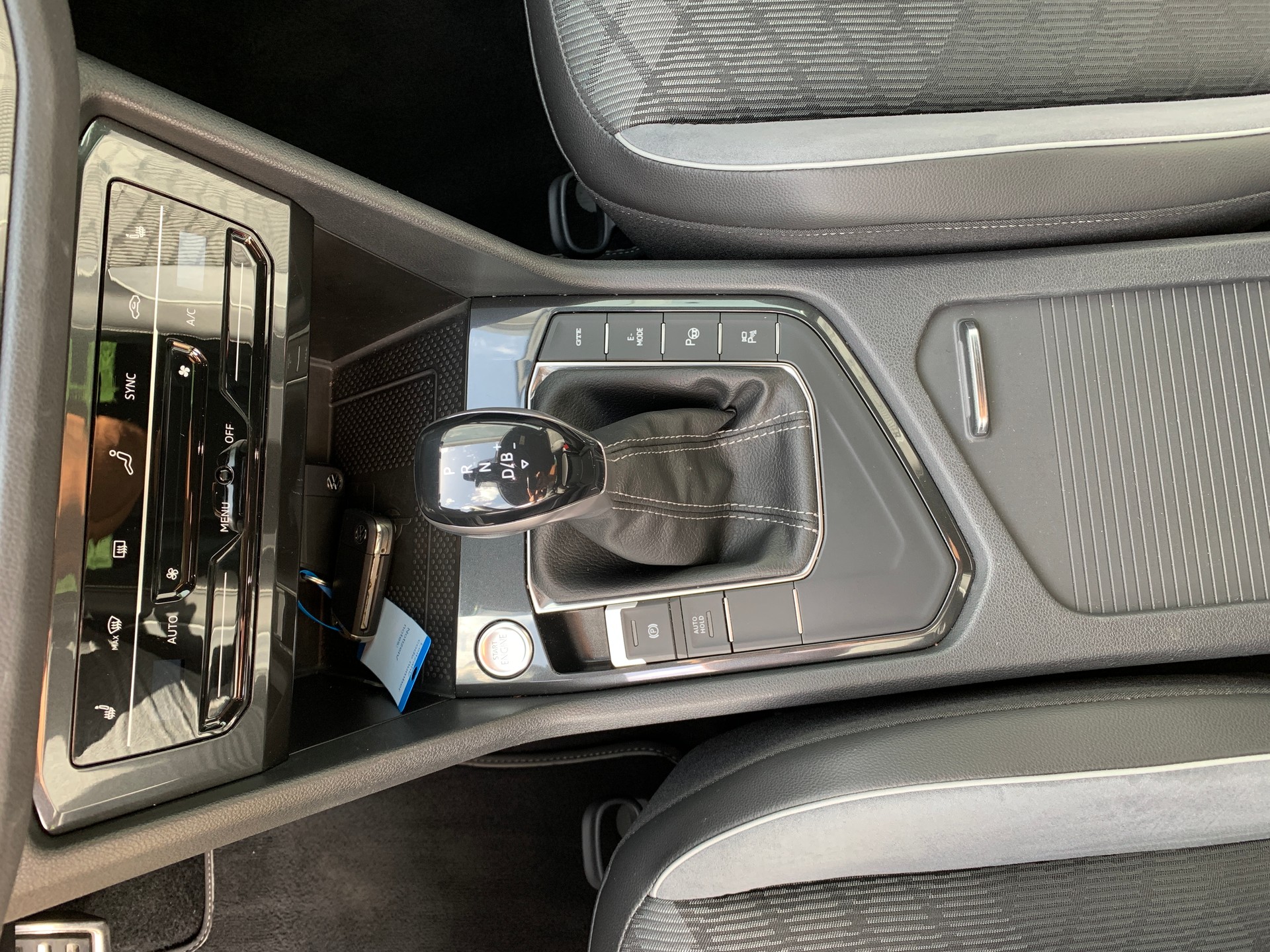 VW Tiguan 1.4TSI PHEV R-Line DSG-image-13