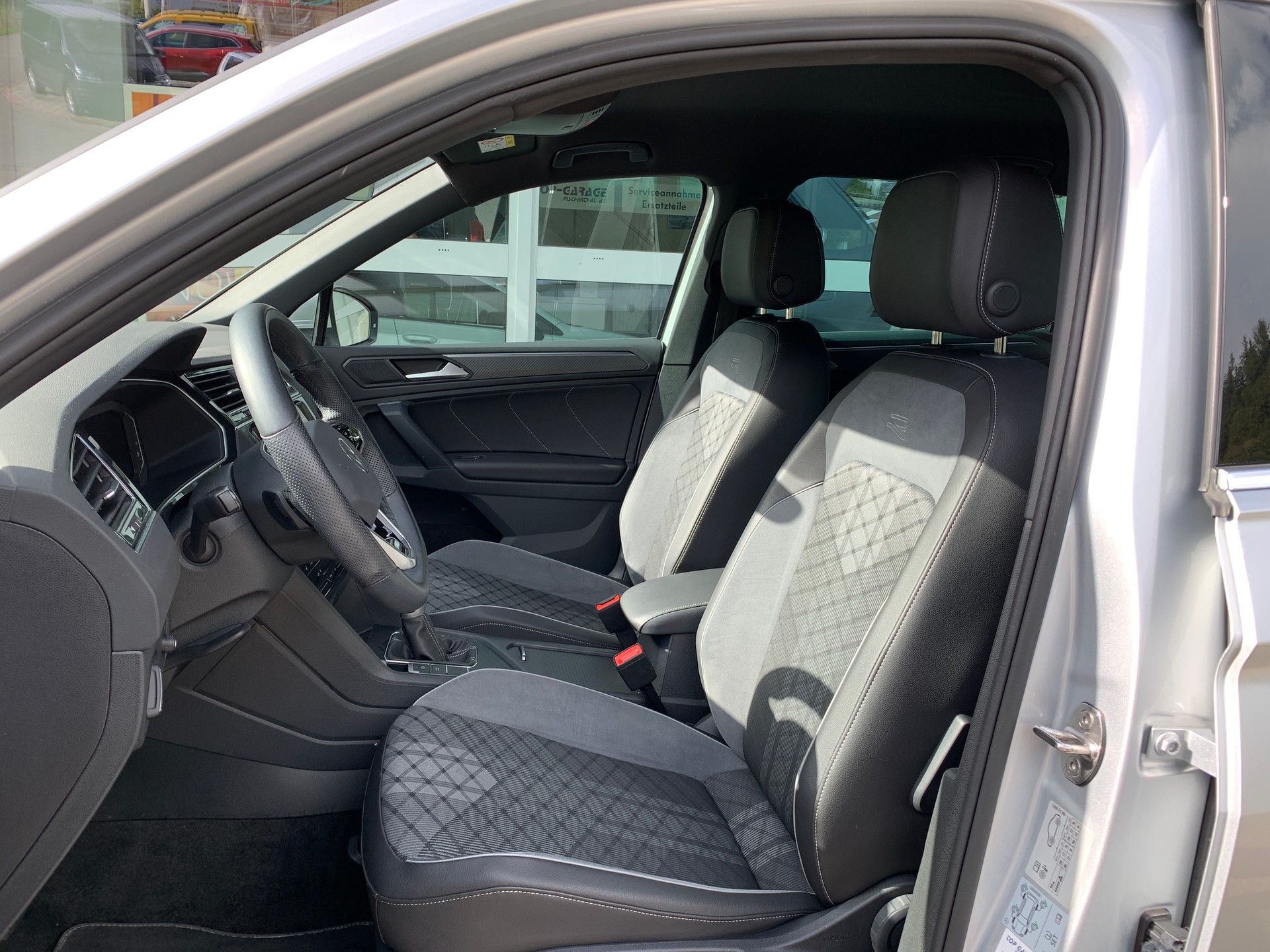 VW Tiguan 1.4TSI PHEV R-Line DSG-image-8