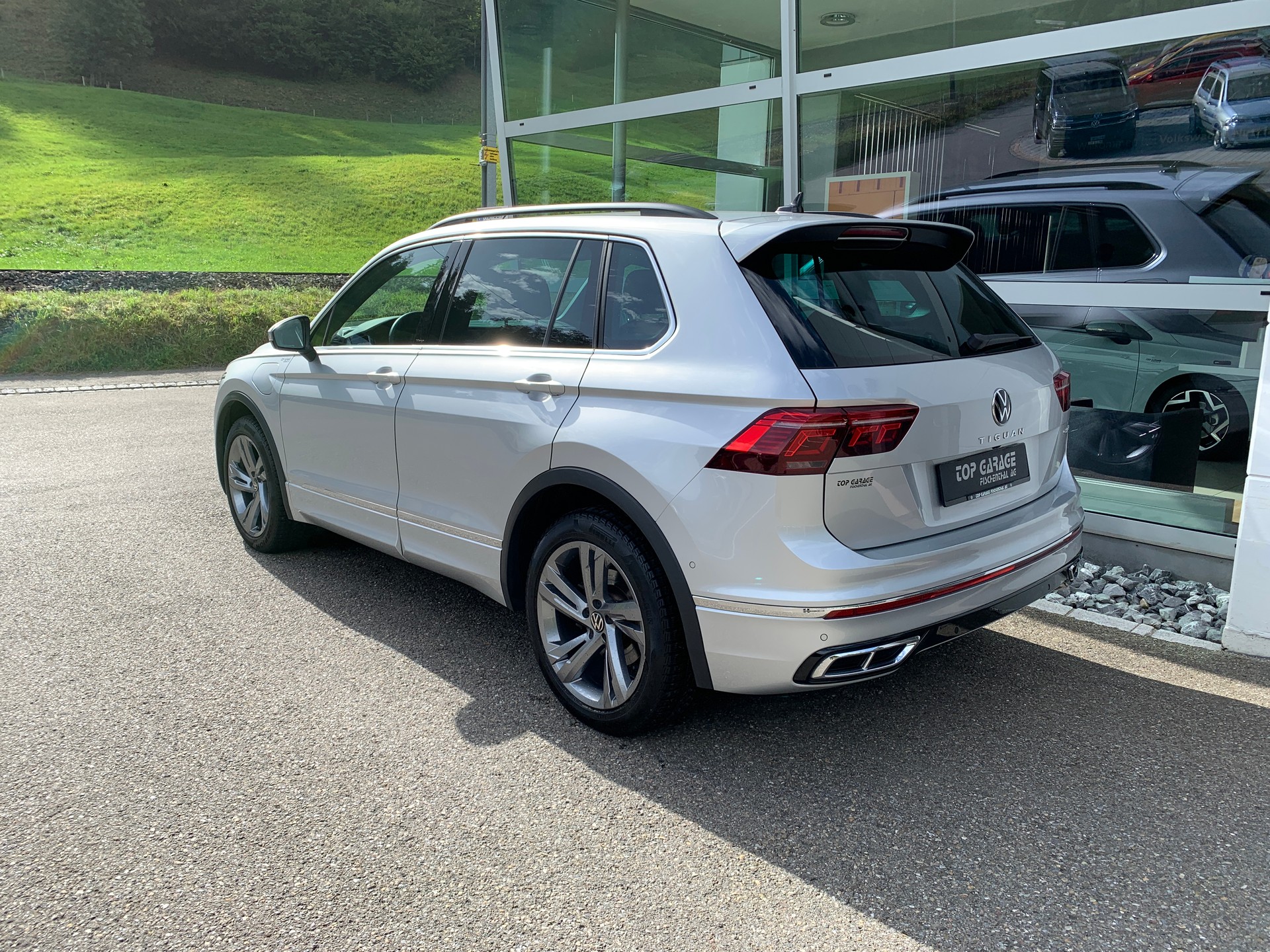 VW Tiguan 1.4TSI PHEV R-Line DSG-image-3