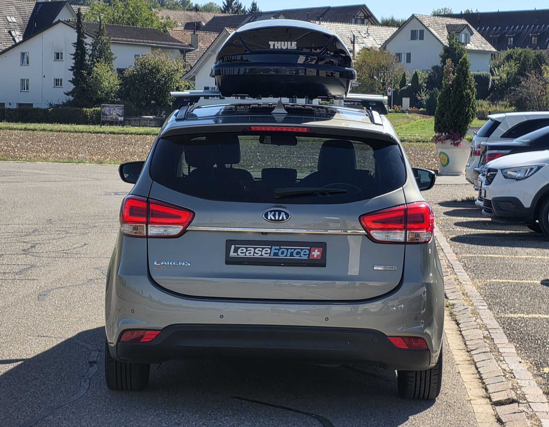 KIA Carens 1.7 CRDi Swiss Eco Edition DCT-image-5