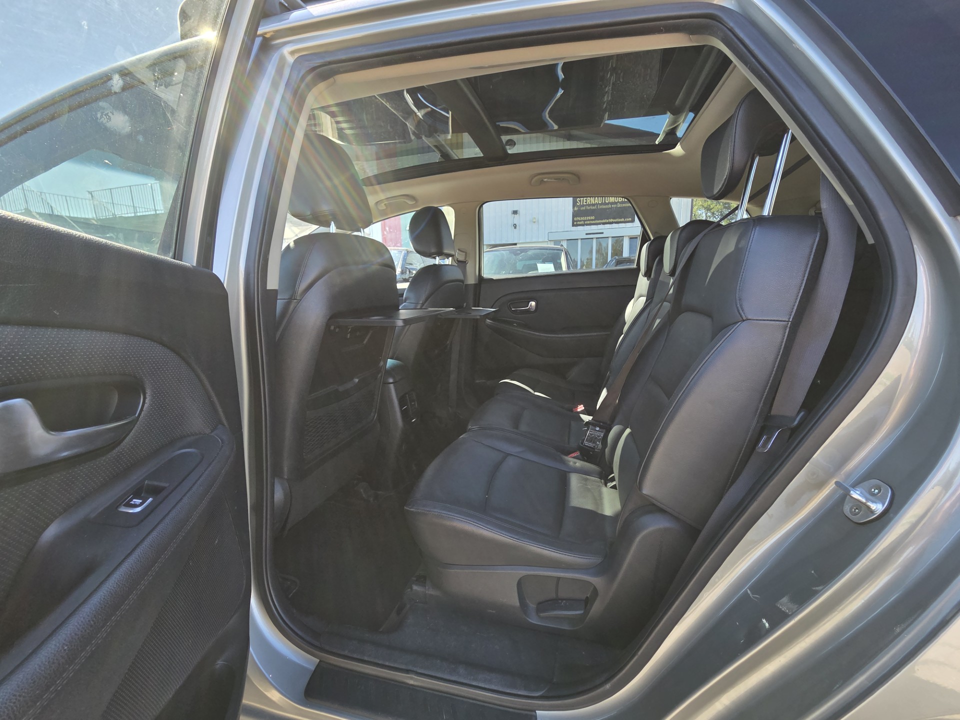 KIA Carens 1.7 CRDi Swiss Eco Edition DCT-image-8