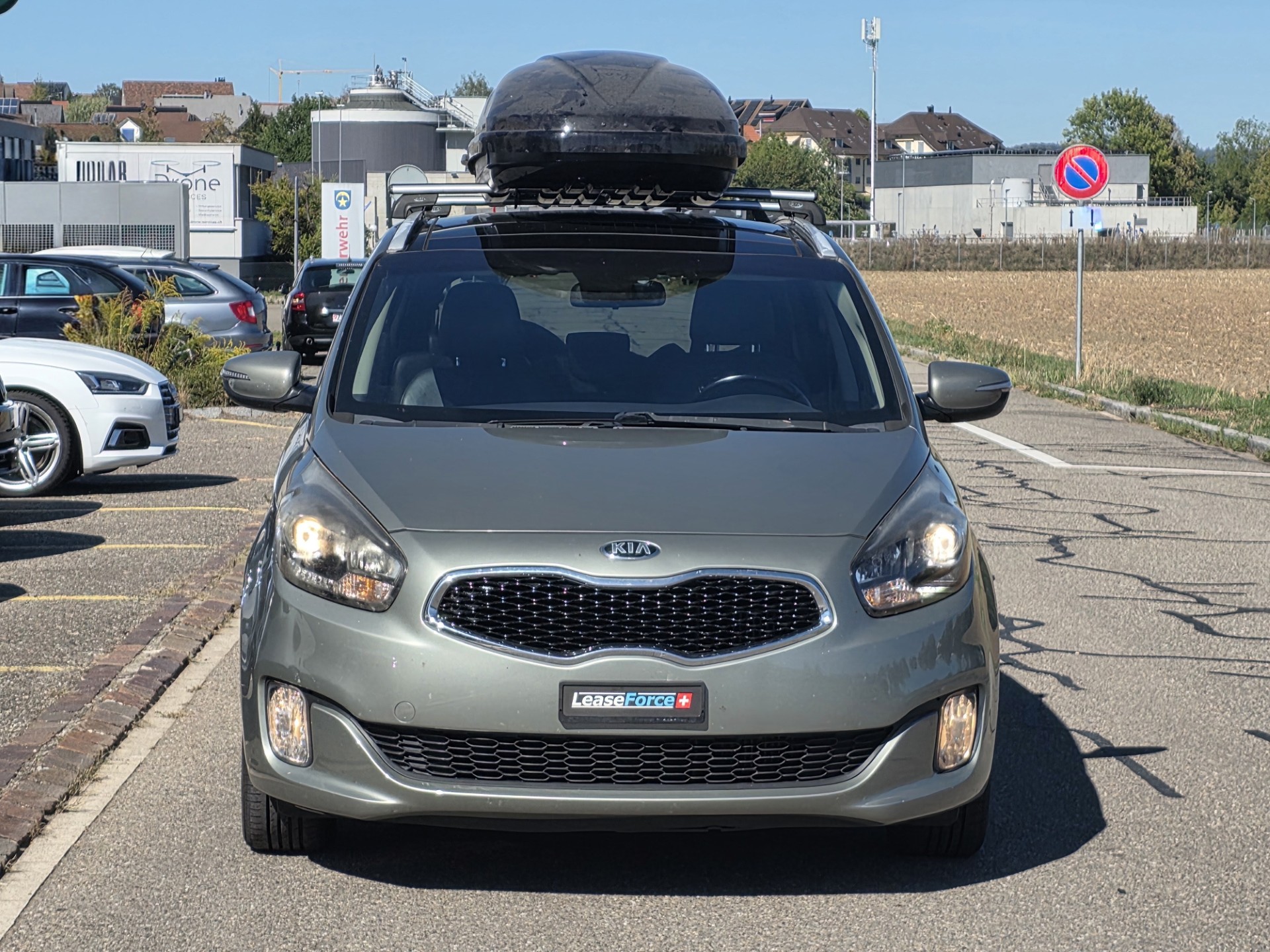 KIA Carens 1.7 CRDi Swiss Eco Edition DCT-image-2
