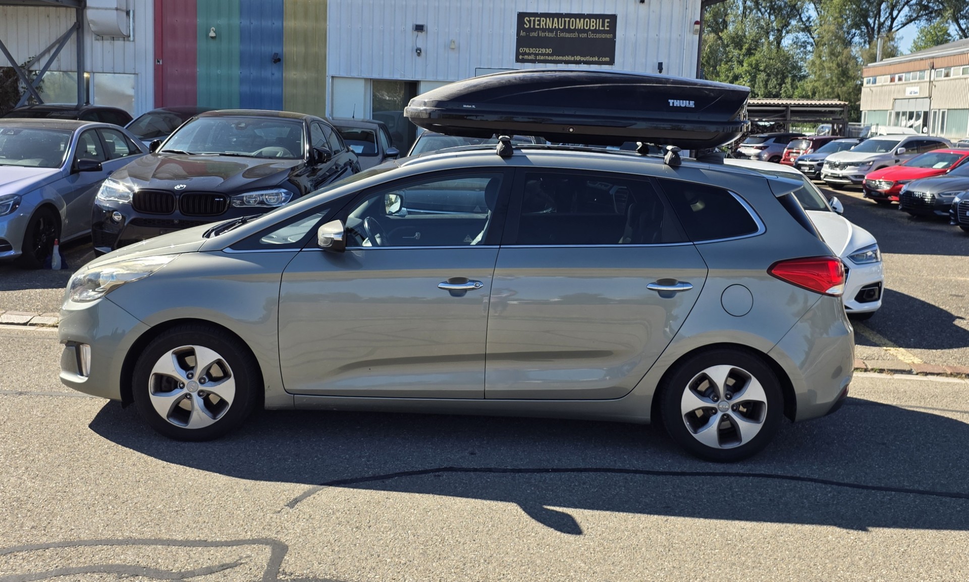 KIA Carens 1.7 CRDi Swiss Eco Edition DCT-image-3