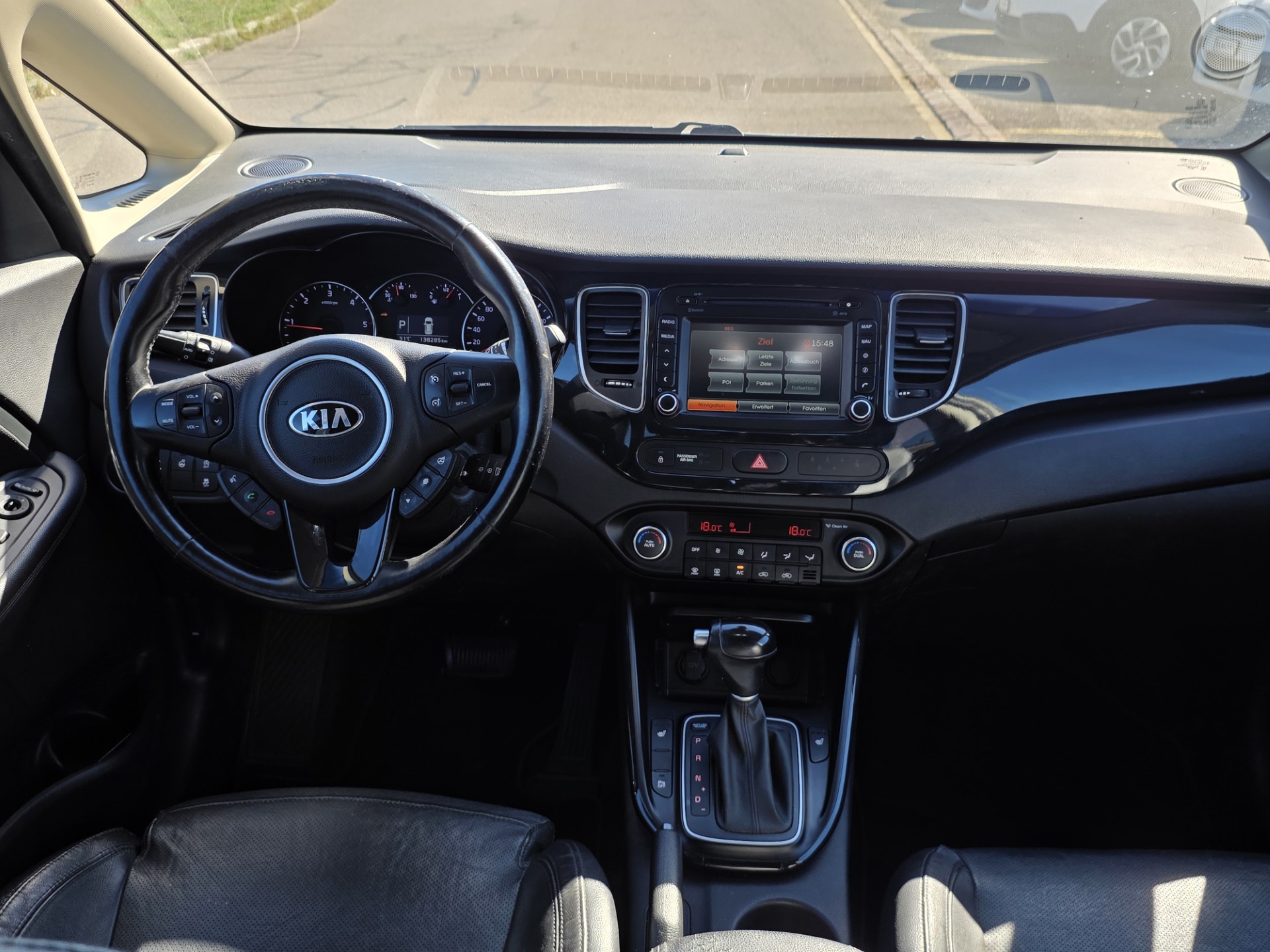 KIA Carens 1.7 CRDi Swiss Eco Edition DCT-image-13