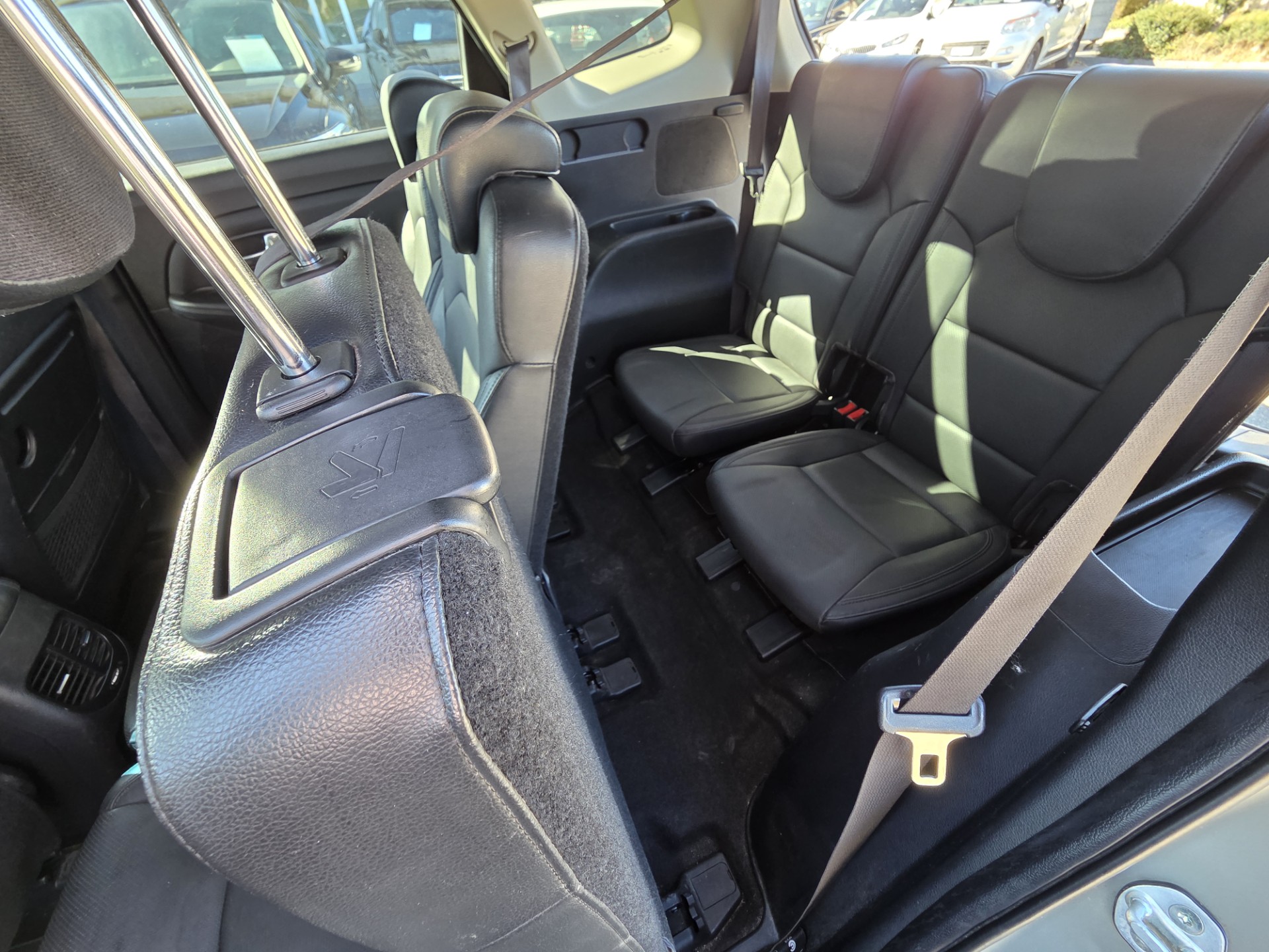 KIA Carens 1.7 CRDi Swiss Eco Edition DCT-image-7