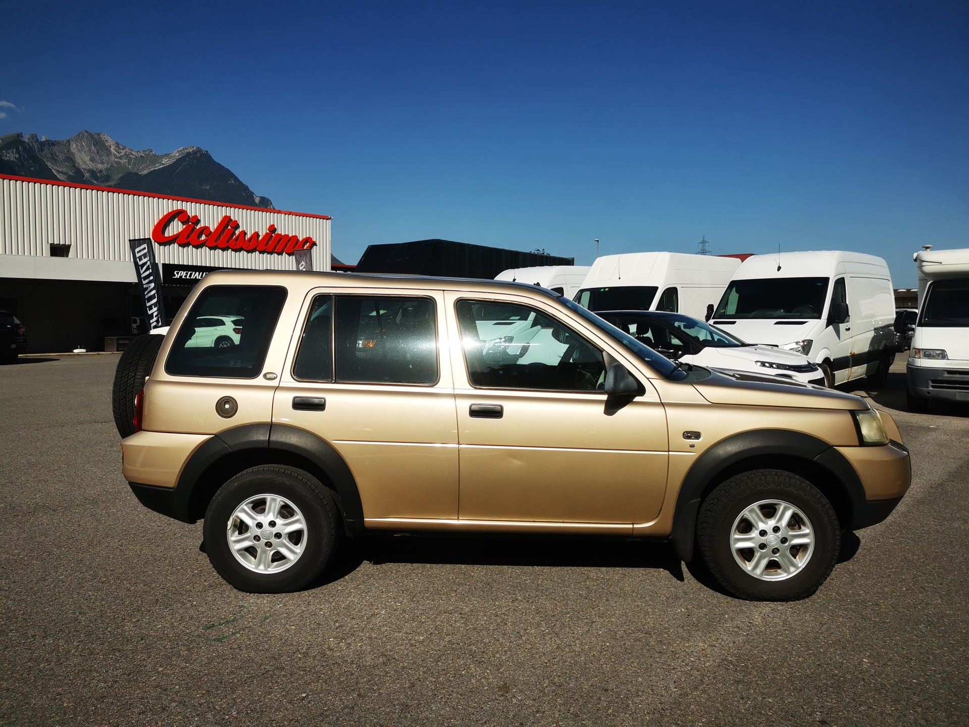LAND ROVER Freelander 2.0 Td4 S Wagon-image-2