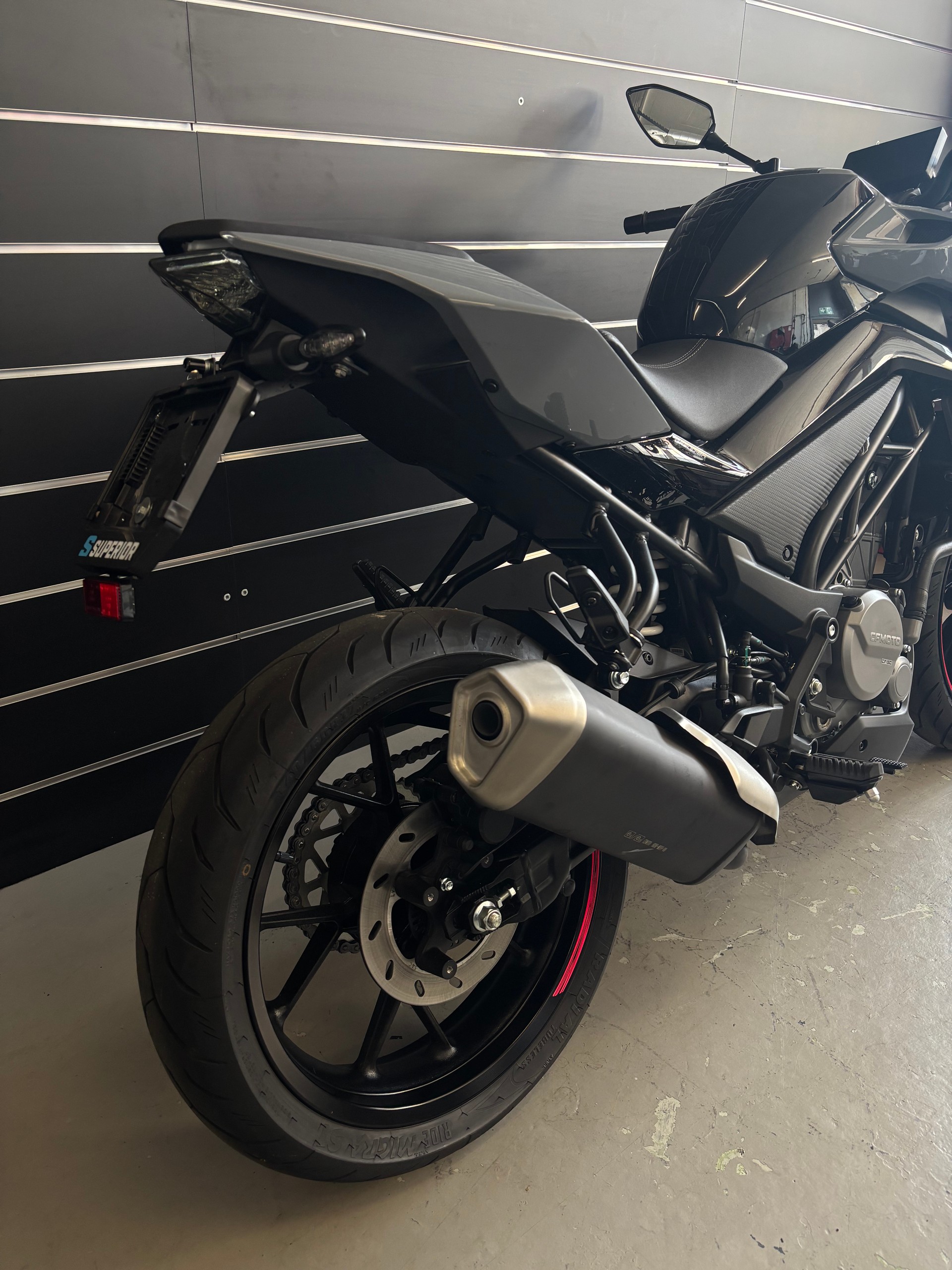 CF MOTO 300NK-showroom-element-3