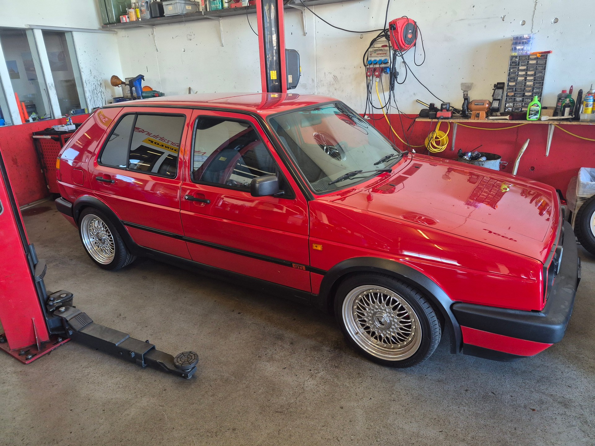 VW Golf 1800 GTI-image-2