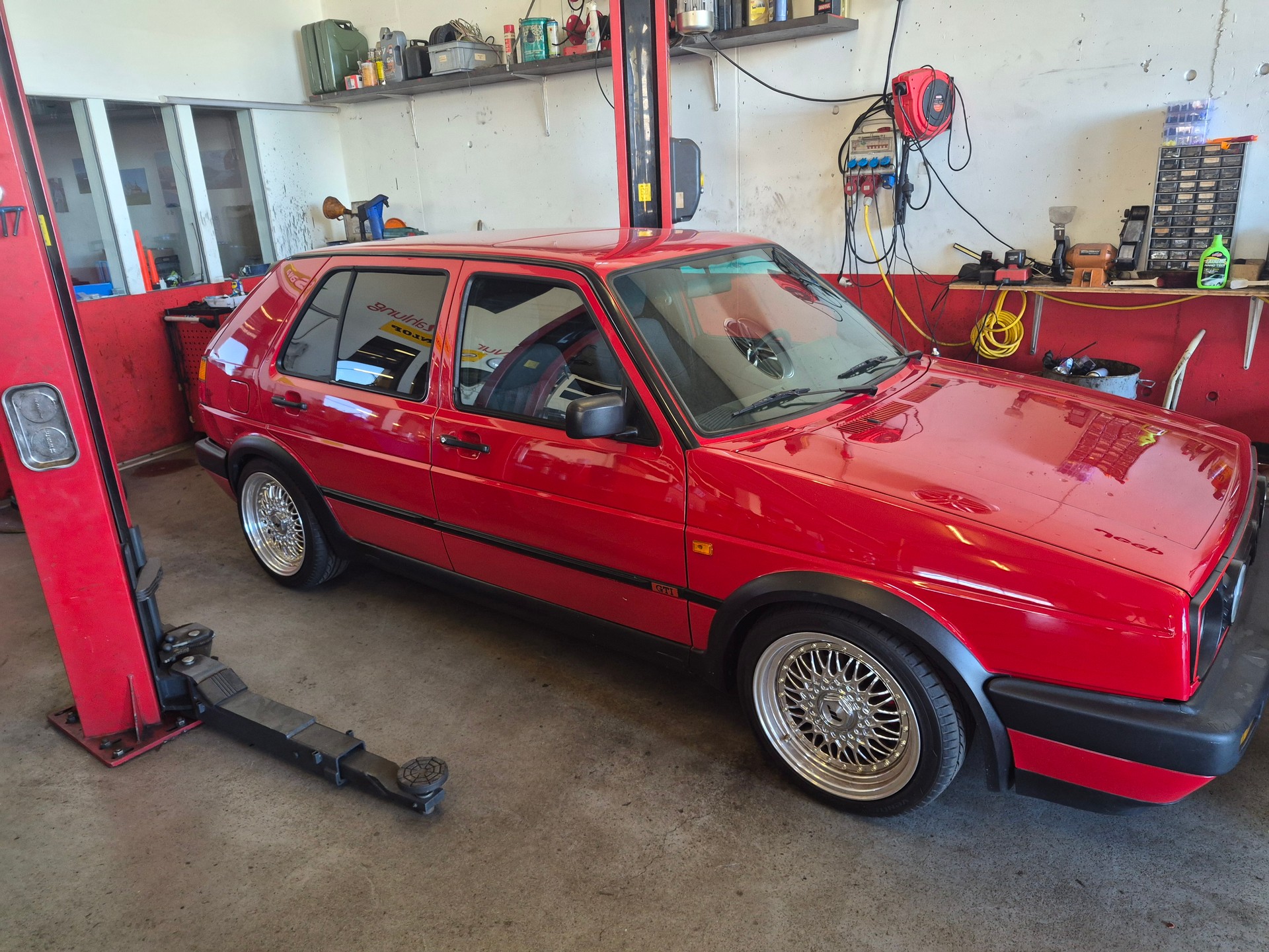 VW Golf 1800 GTI-image-1