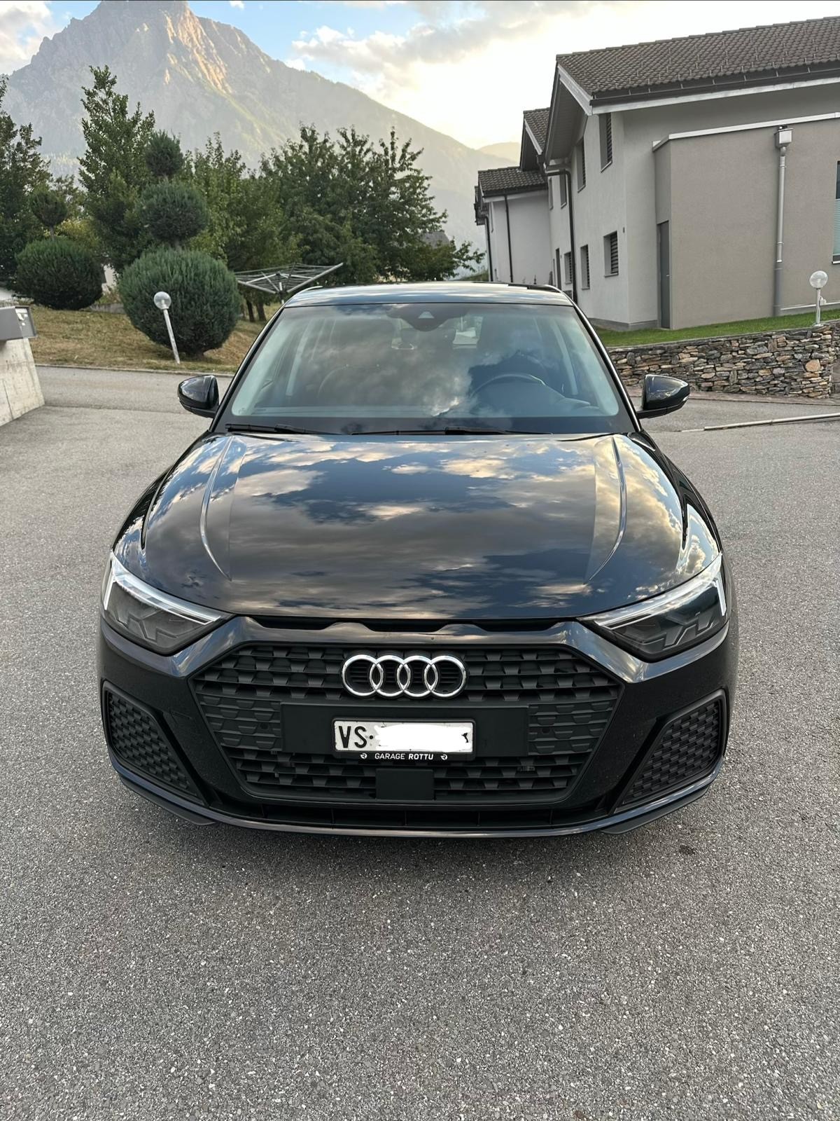 AUDI 1.0 30 TFSI Attraction S-Tronic-image-0