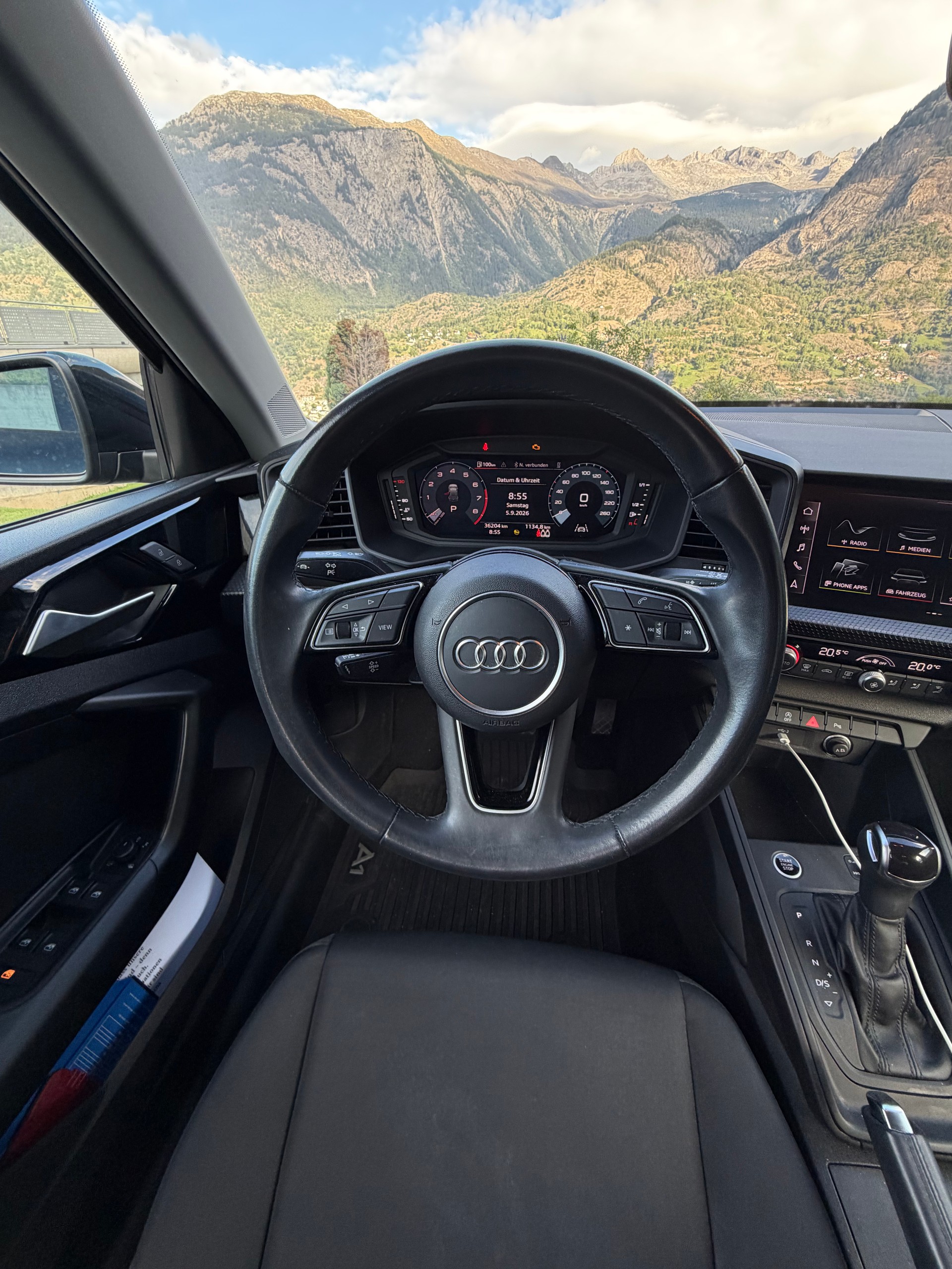 AUDI 1.0 30 TFSI Attraction S-Tronic-image-4