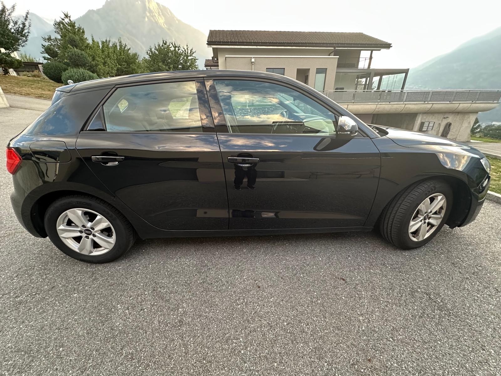 AUDI 1.0 30 TFSI Attraction S-Tronic-image-1