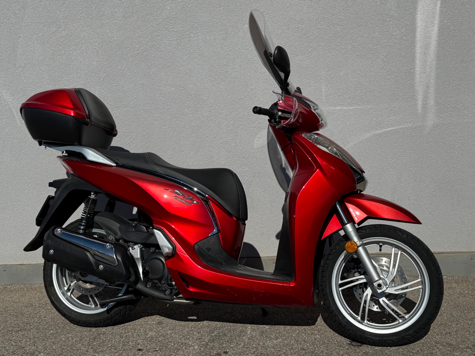 HONDA SH 300 i ABS-showroom-element-2