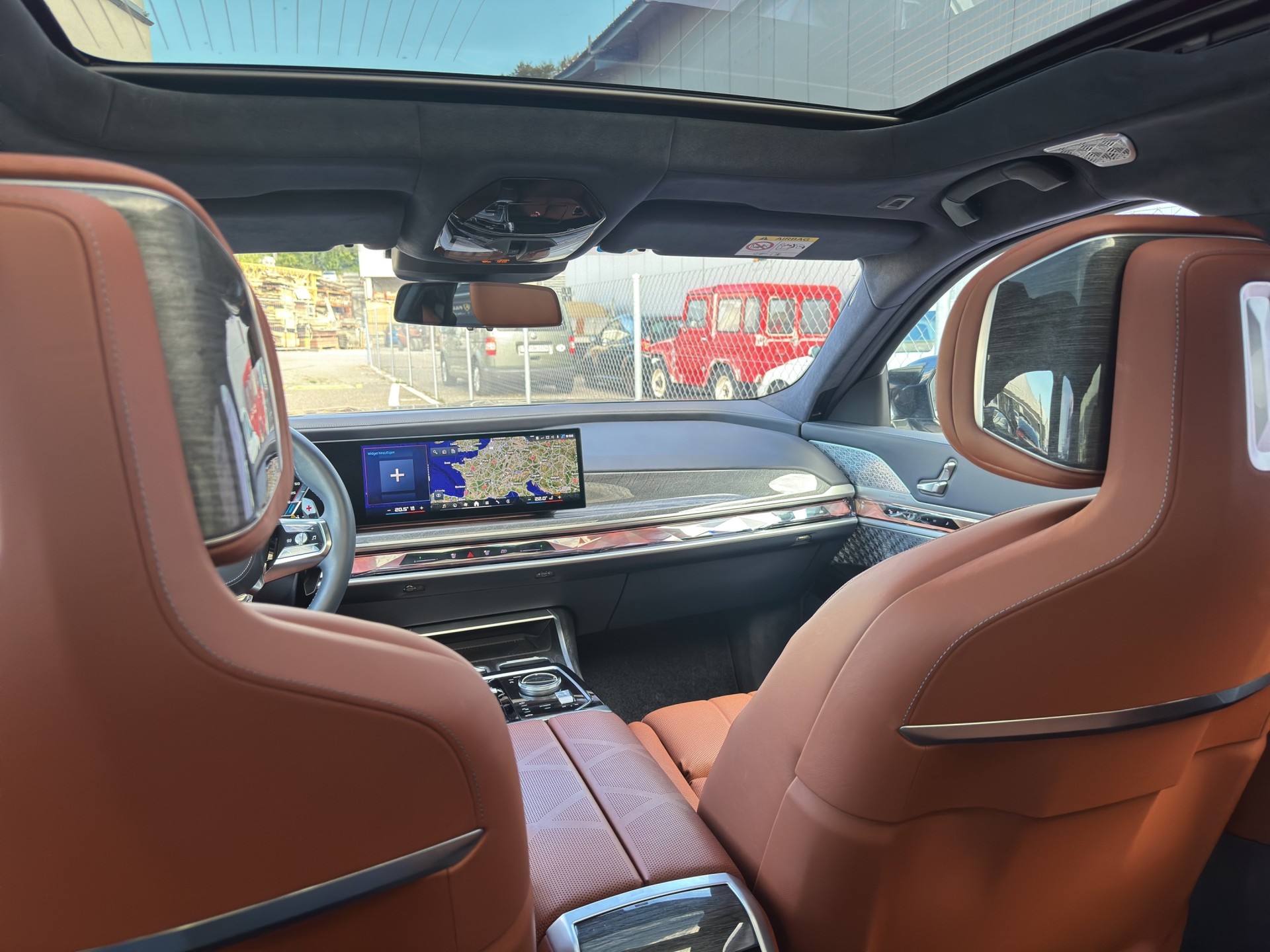 BMW M760e xDrive Steptronic-image-29