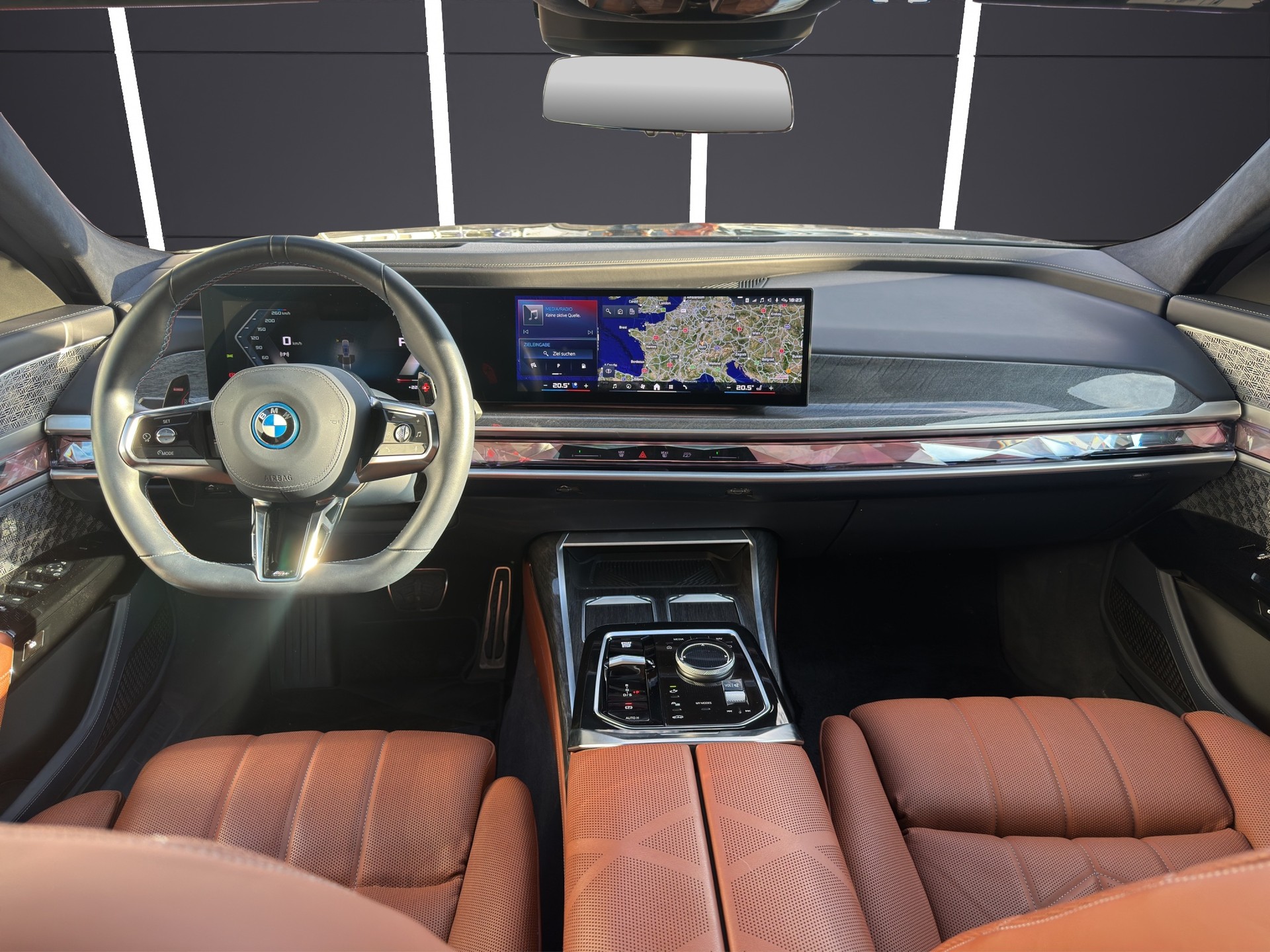 BMW M760e xDrive Steptronic-image-21
