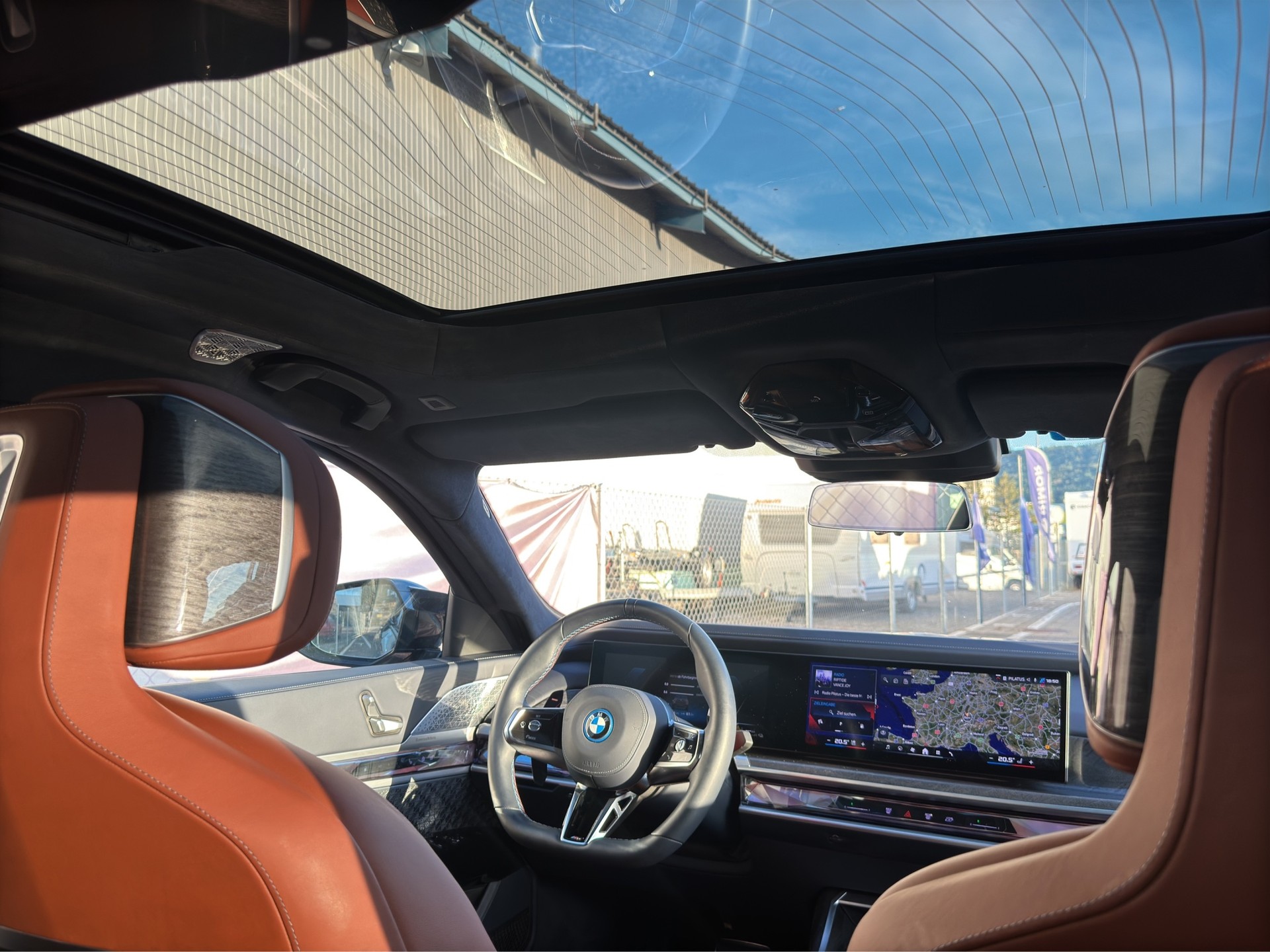 BMW M760e xDrive Steptronic-image-23