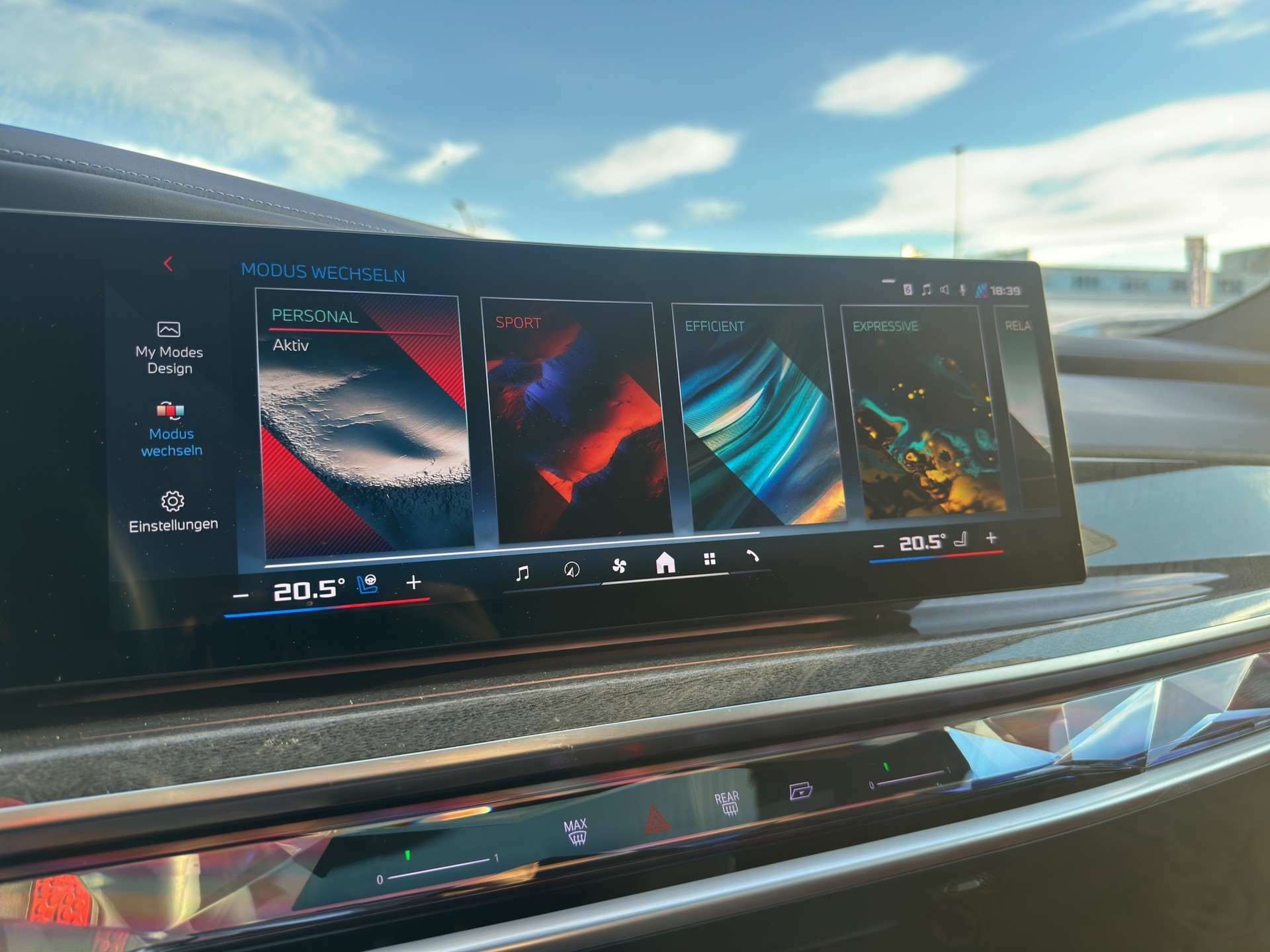 BMW M760e xDrive Steptronic-image-27