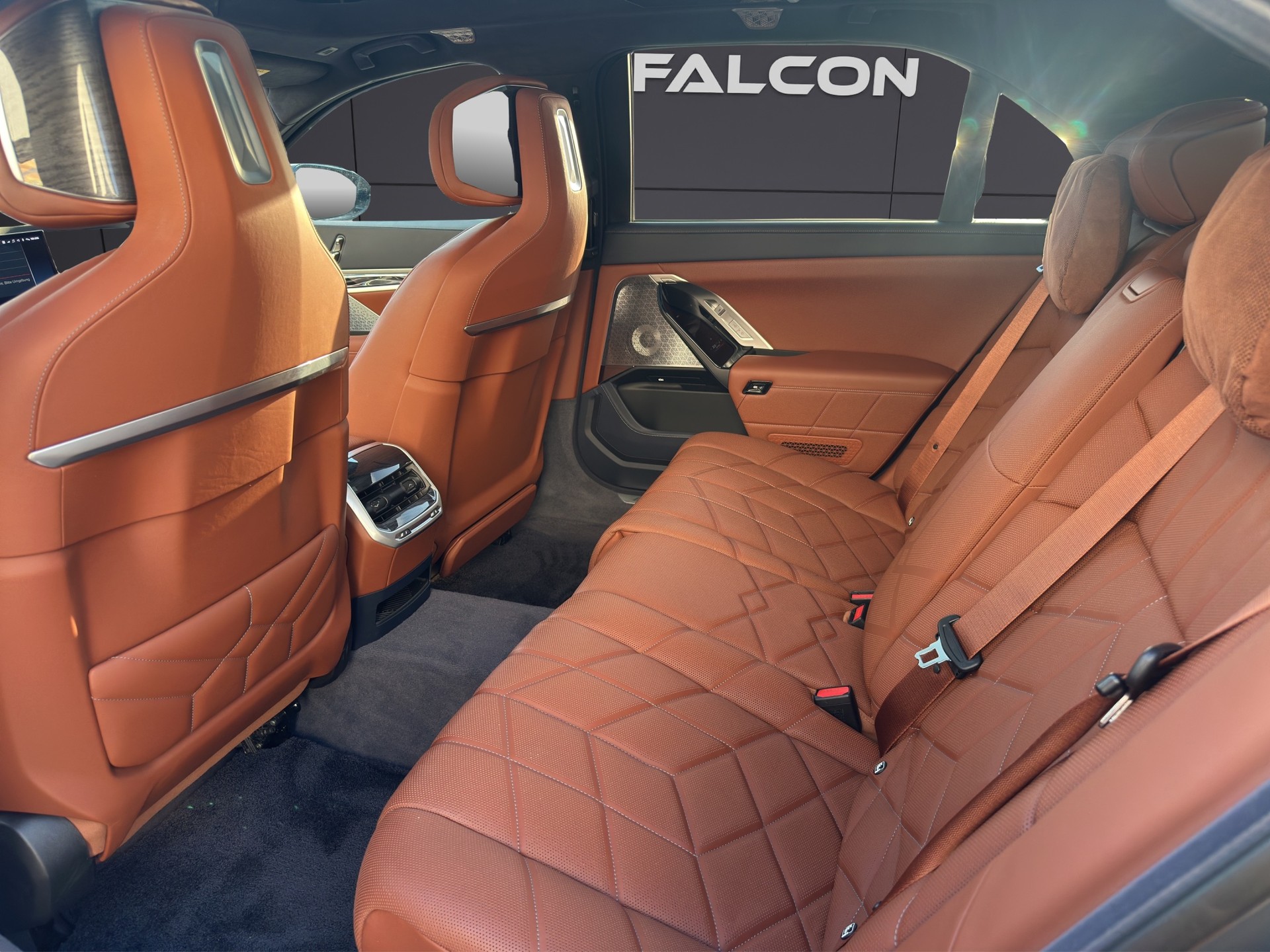 BMW M760e xDrive Steptronic-image-32