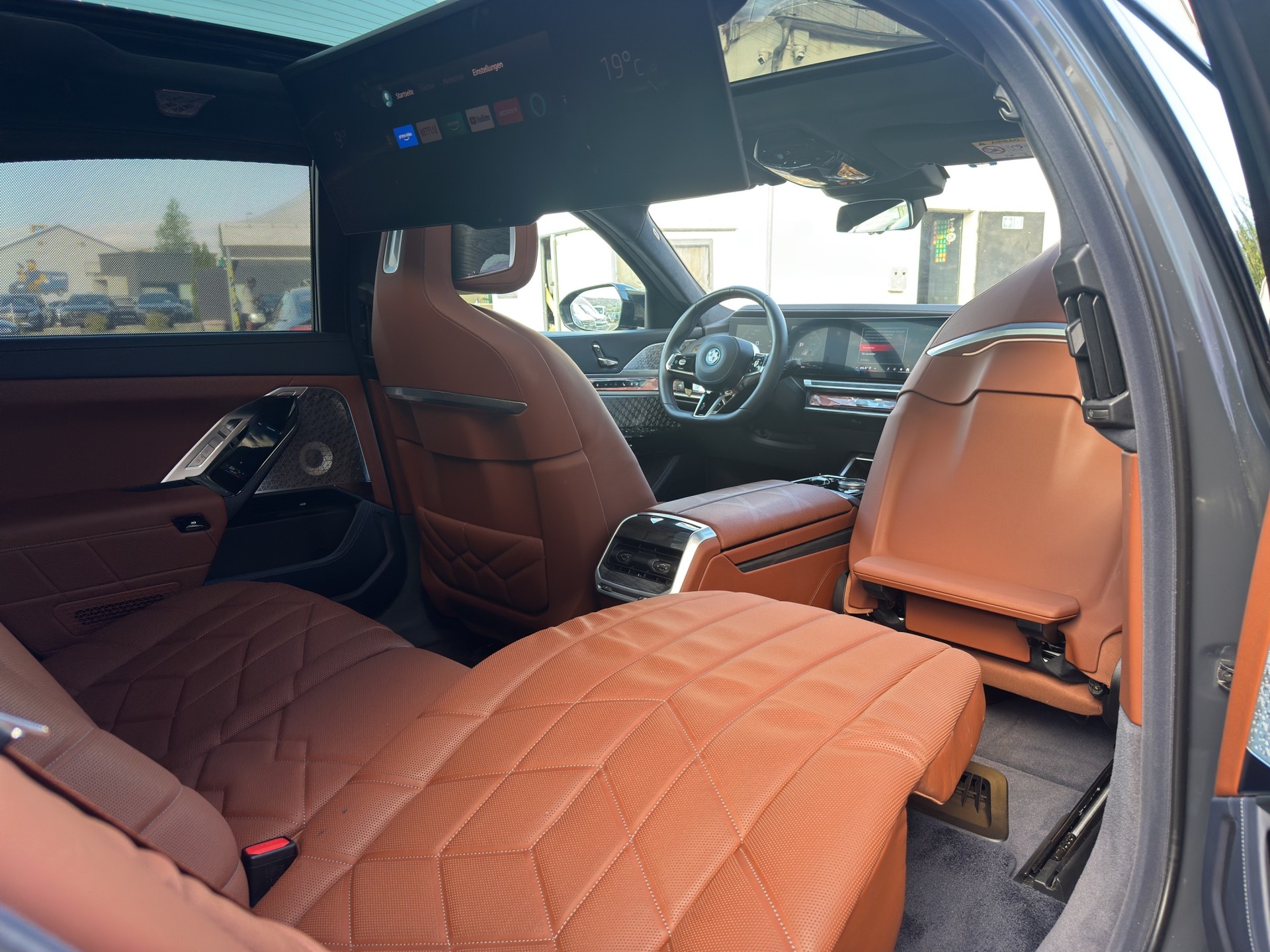 BMW M760e xDrive Steptronic-image-44