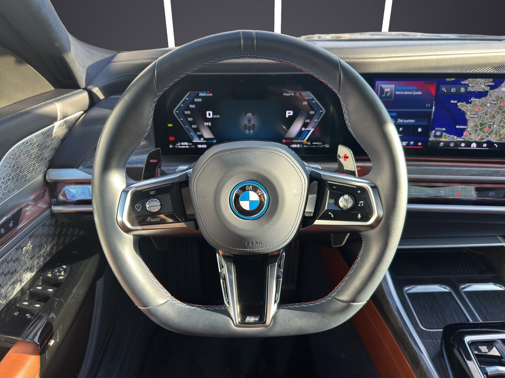 BMW M760e xDrive Steptronic-image-19