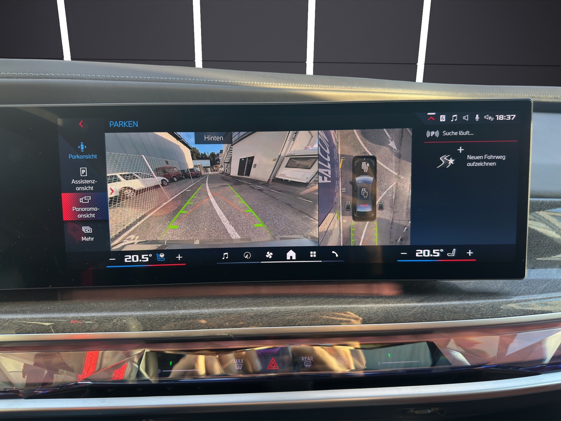 BMW M760e xDrive Steptronic-image-26
