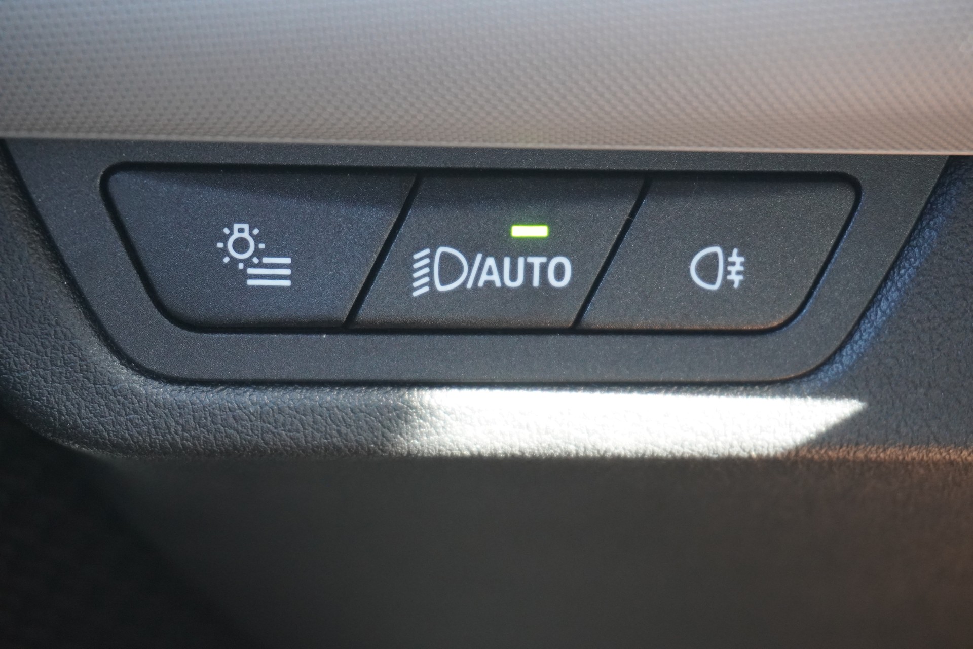 BMW X1 xDrive 20d 48V-image-17