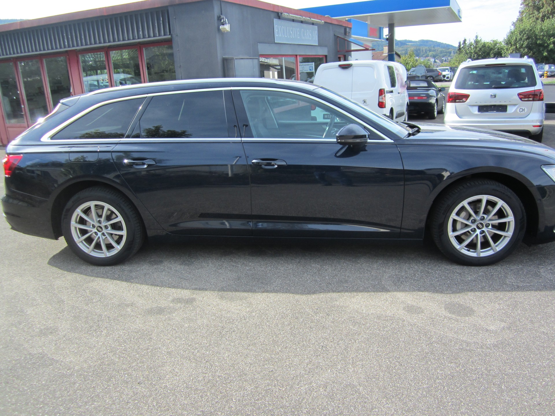 AUDI A6 Avant 40 TDI Attraction quattro S-tronic-image-2