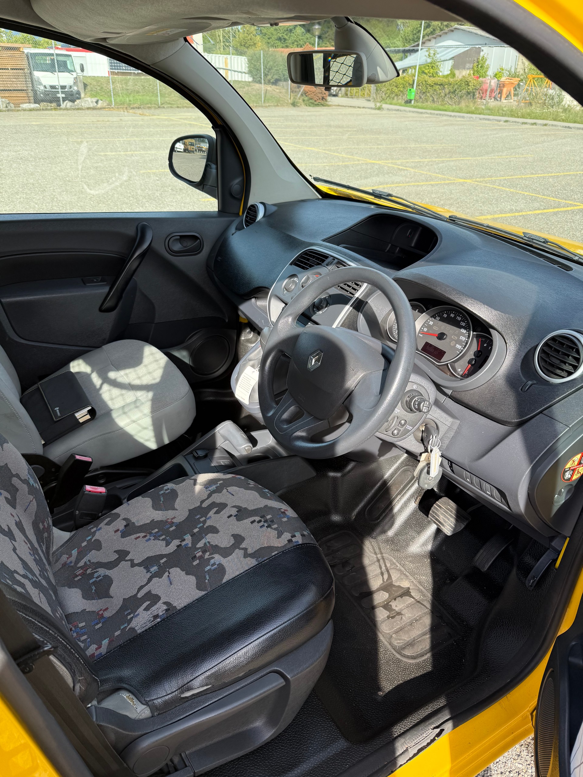 RENAULT Kangoo Medium TCe 115 Business A-image-6