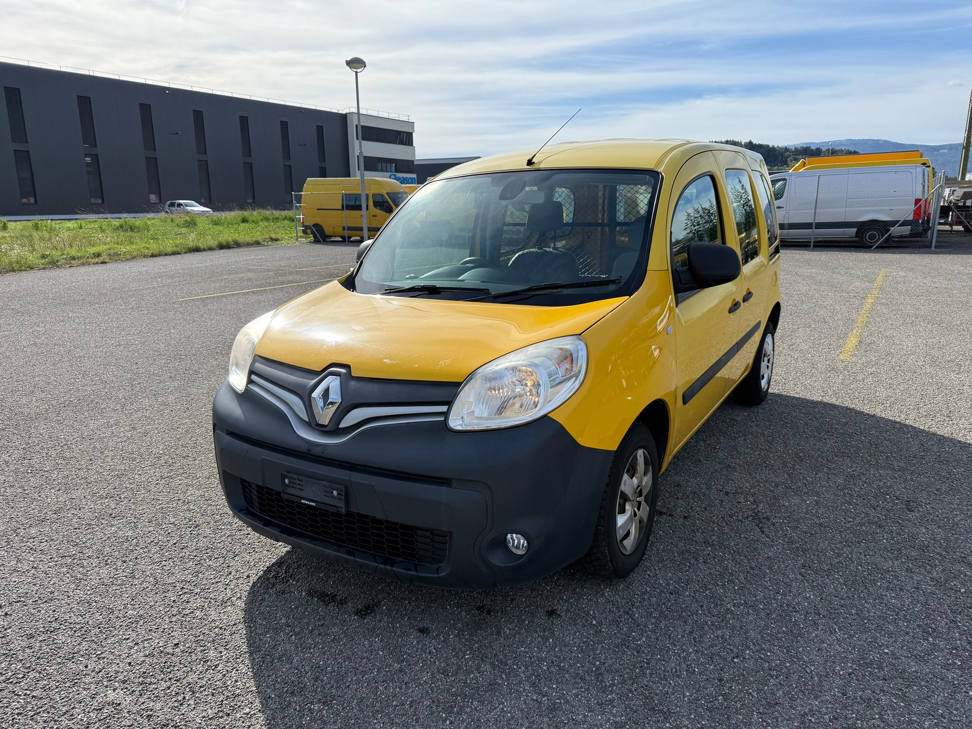 RENAULT Kangoo Medium TCe 115 Business A-image-0