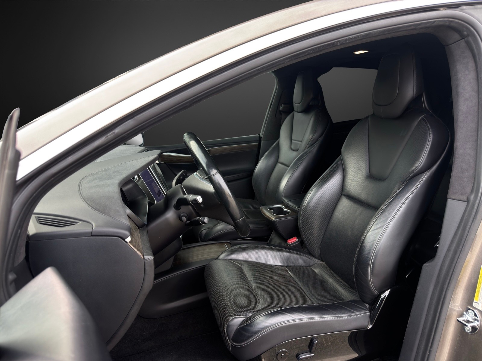 TESLA Model X 90 D 4x4 mit 525 PS * 7-Plätzer *-image-6