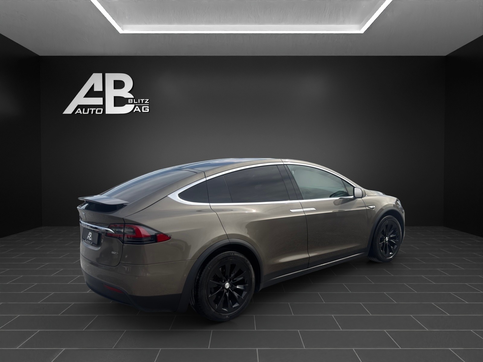 TESLA Model X 90 D 4x4 mit 525 PS * 7-Plätzer *-image-4