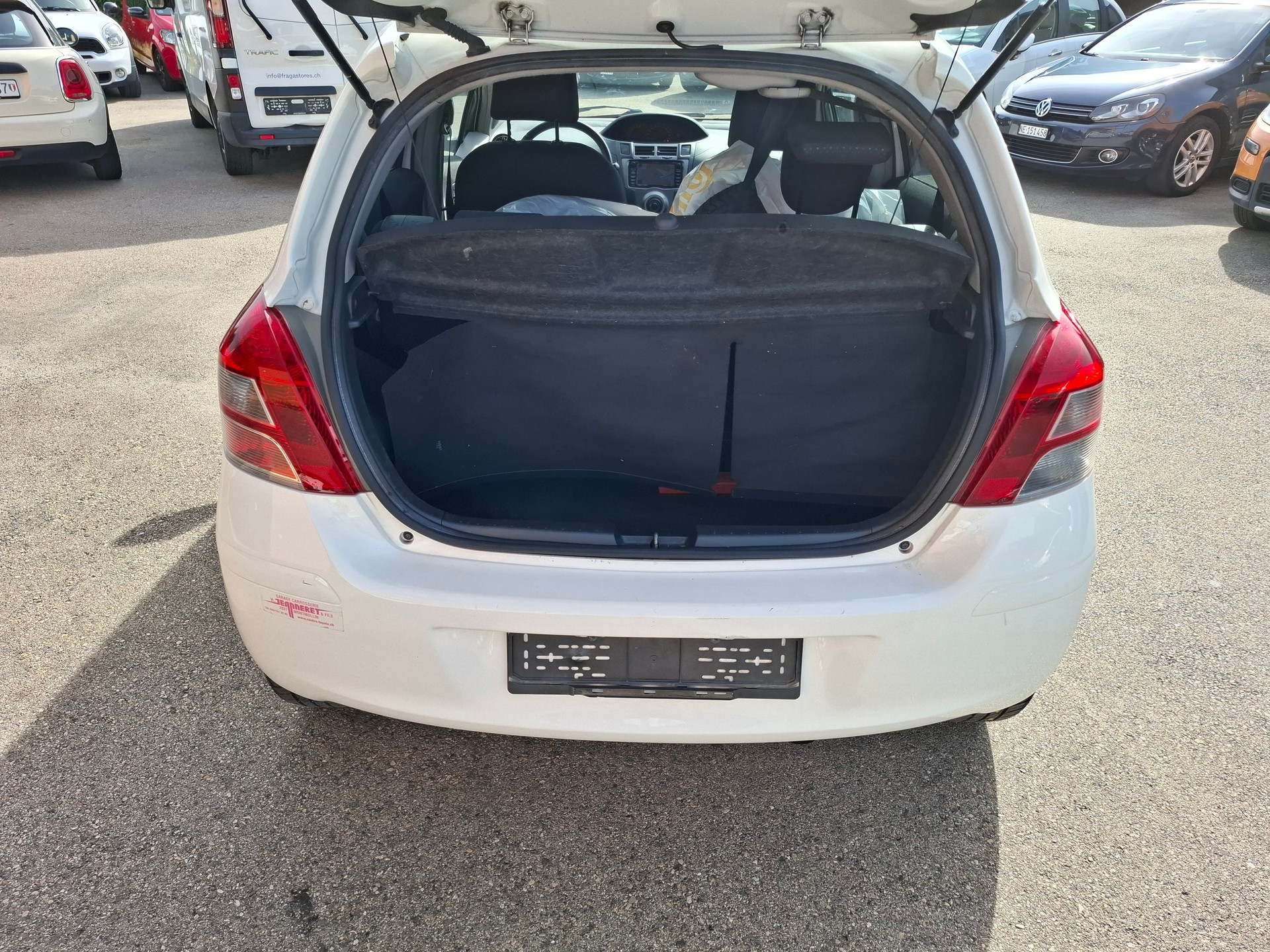 TOYOTA Yaris 1.33 Linea Sol-image-11