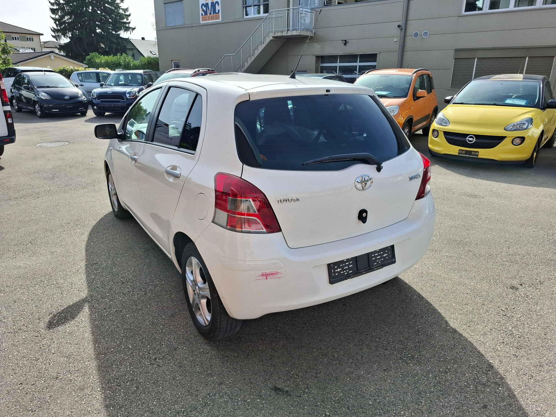 TOYOTA Yaris 1.33 Linea Sol-image-3