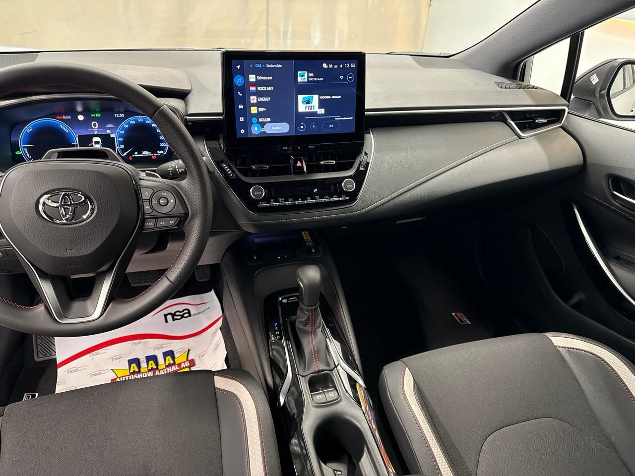TOYOTA Corolla Touring Sports 2.0 HSD GR Sport e-CVT-image-4