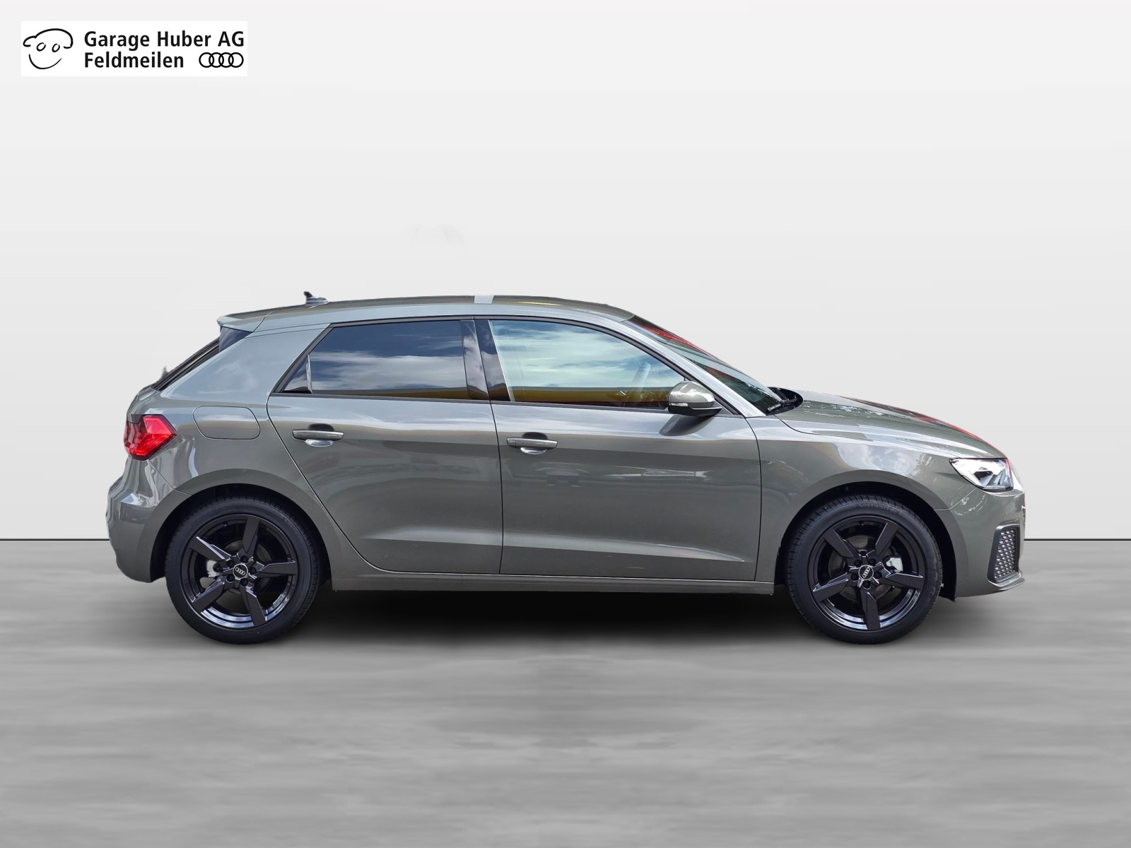 AUDI A1 Sportback 30 TFSI Attraction S-tronic-image-1