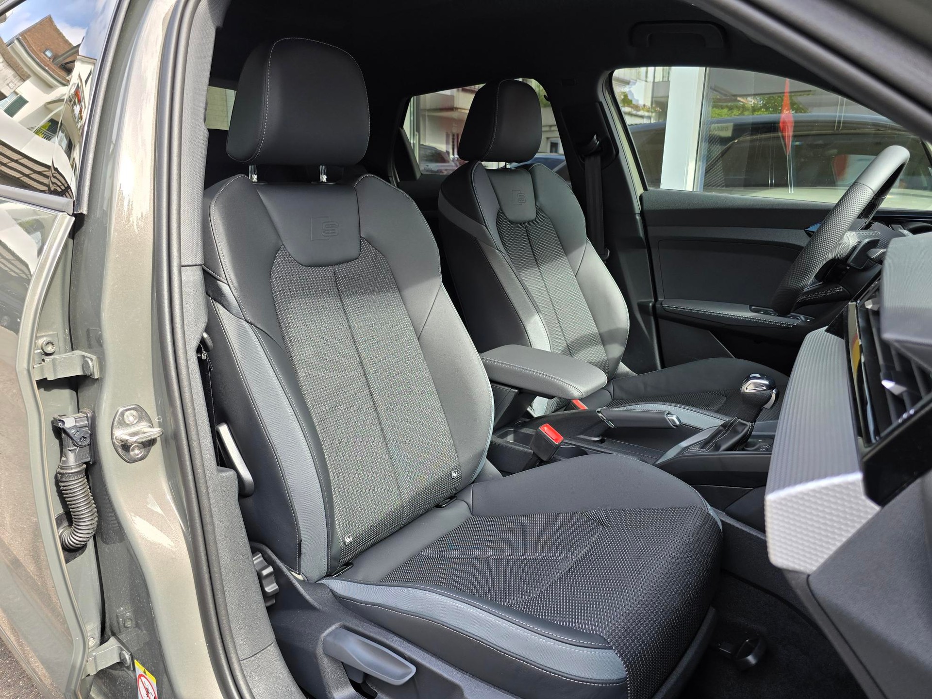 AUDI A1 Sportback 30 TFSI Attraction S-tronic-image-7