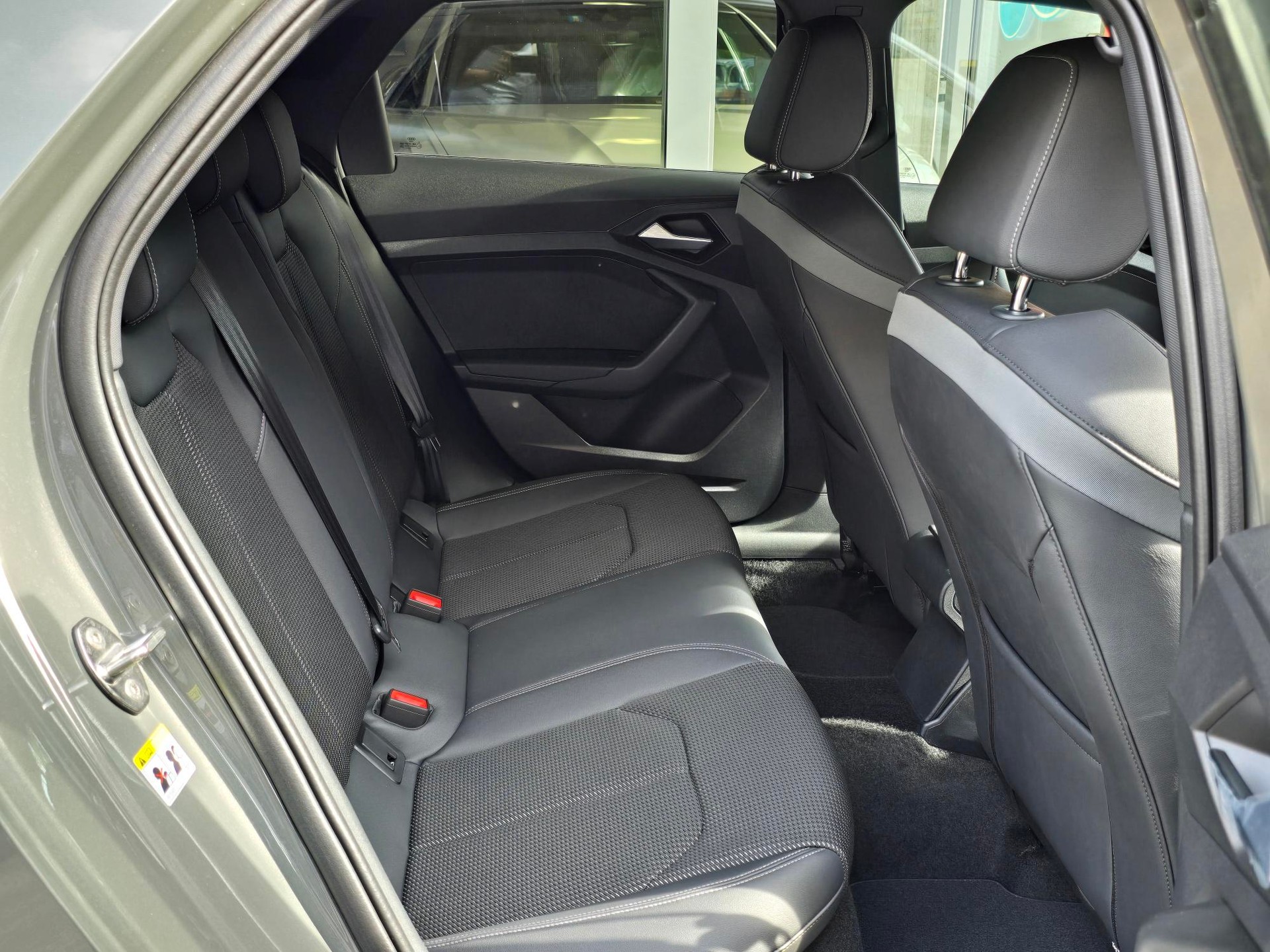 AUDI A1 Sportback 30 TFSI Attraction S-tronic-image-8