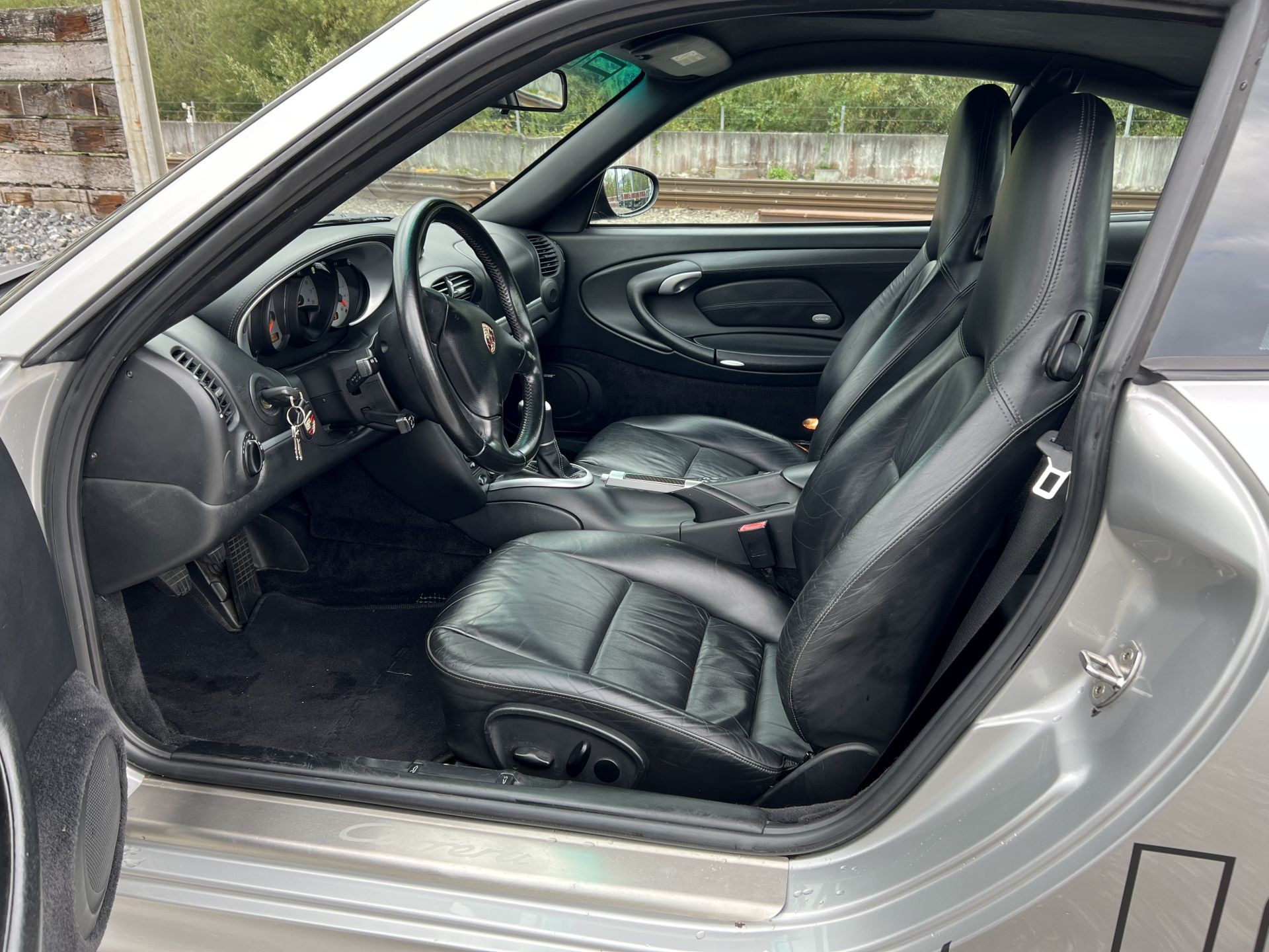 PORSCHE 911 Carrera 4 S-image-12