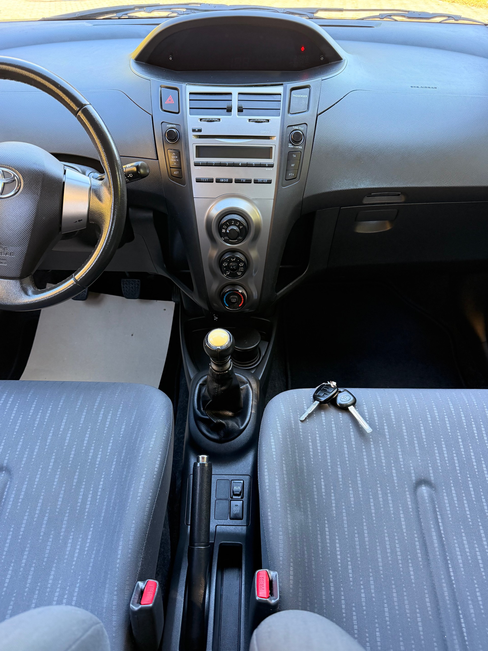 TOYOTA Yaris 1.33 Linea Luna-image-13