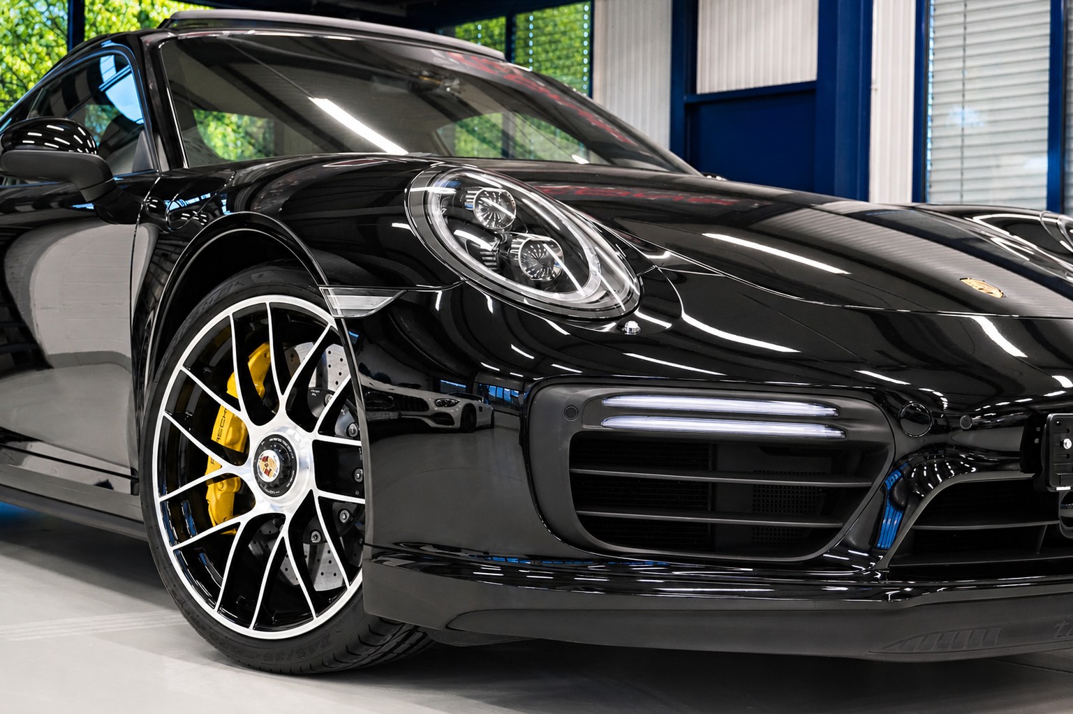 PORSCHE 911 Turbo S PDK // PORSCHE APPROVED BIS 03.2028 //-image-1