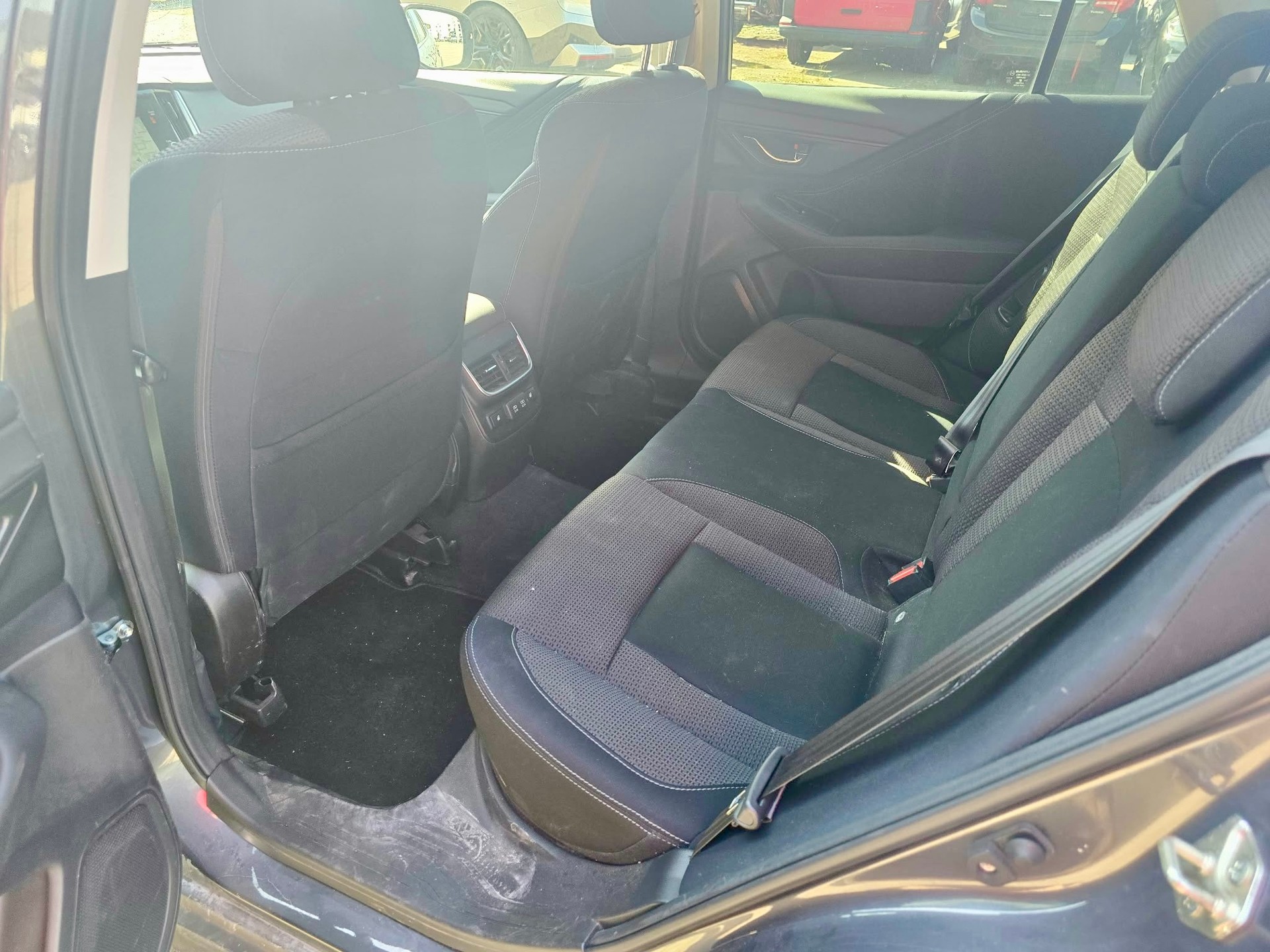 SUBARU Outback 2.5i Advantage AWD Lineartronic-image-12