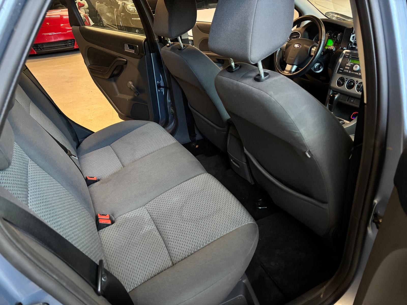 FORD Focus 2.0i Trend-image-13