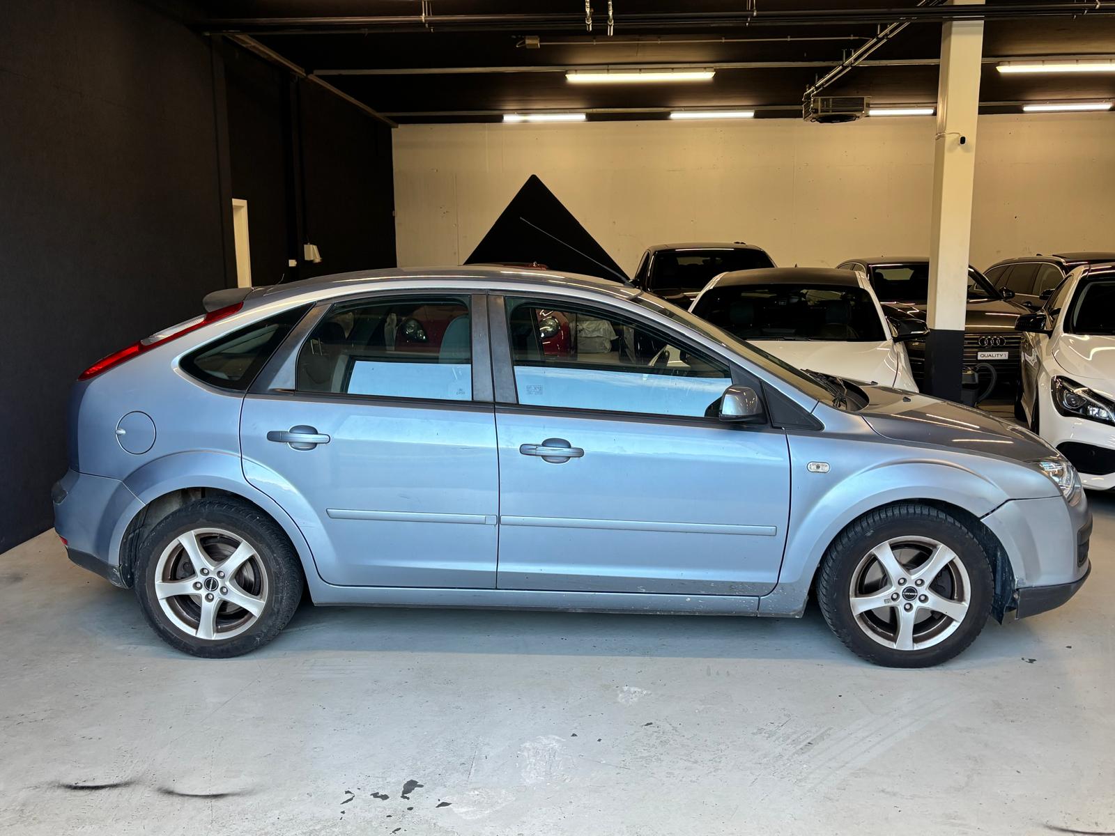 FORD Focus 2.0i Trend-image-5