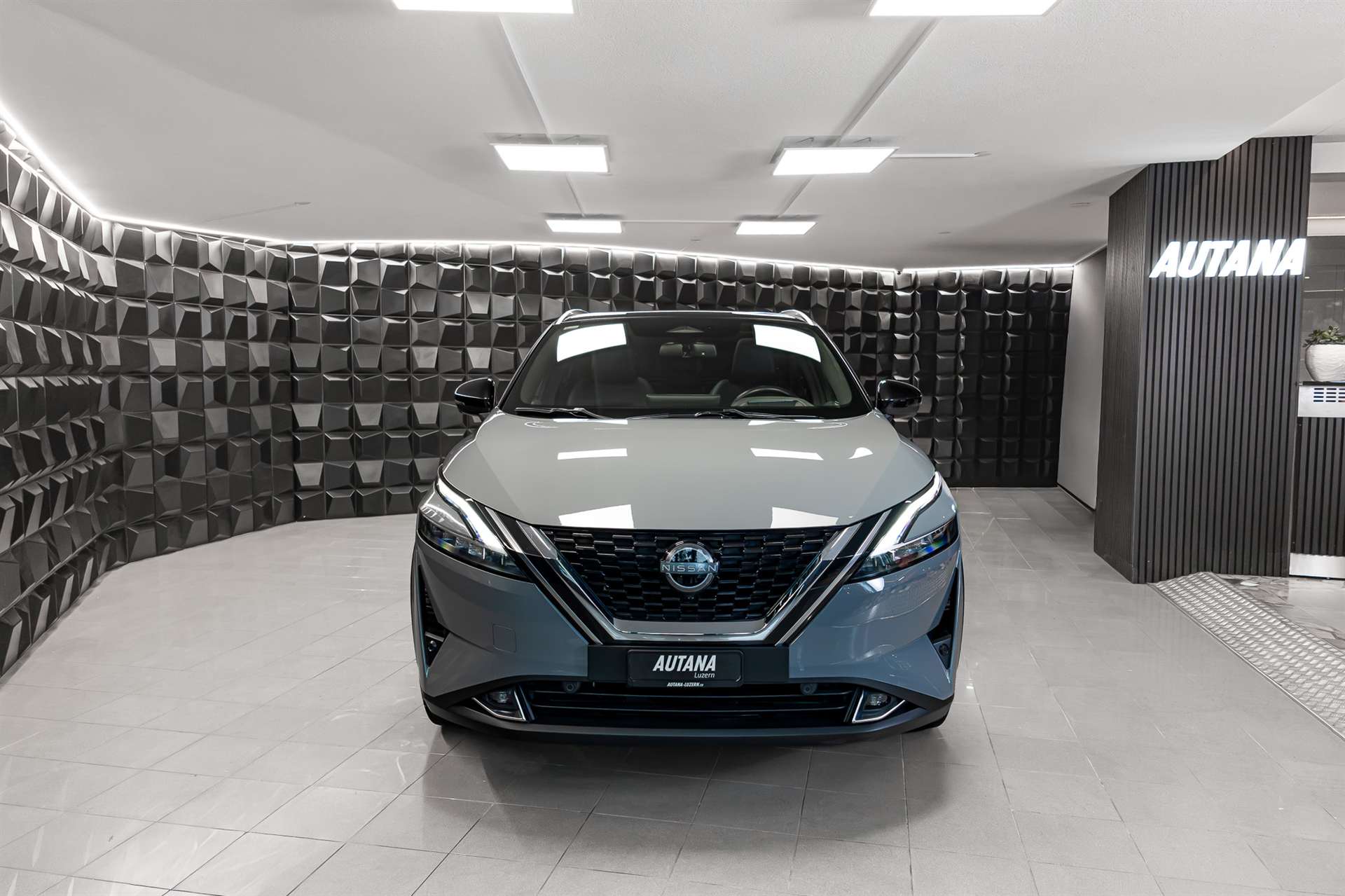 NISSAN Qashqai 1.3 DIG-T MHEV Tekna+ Xtronic 4x4-image-3