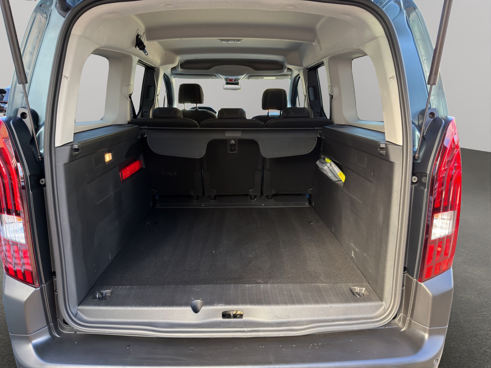 PEUGEOT Rifter Long 1.5 BlueHDi 130 Allure Limited Edition-image-5