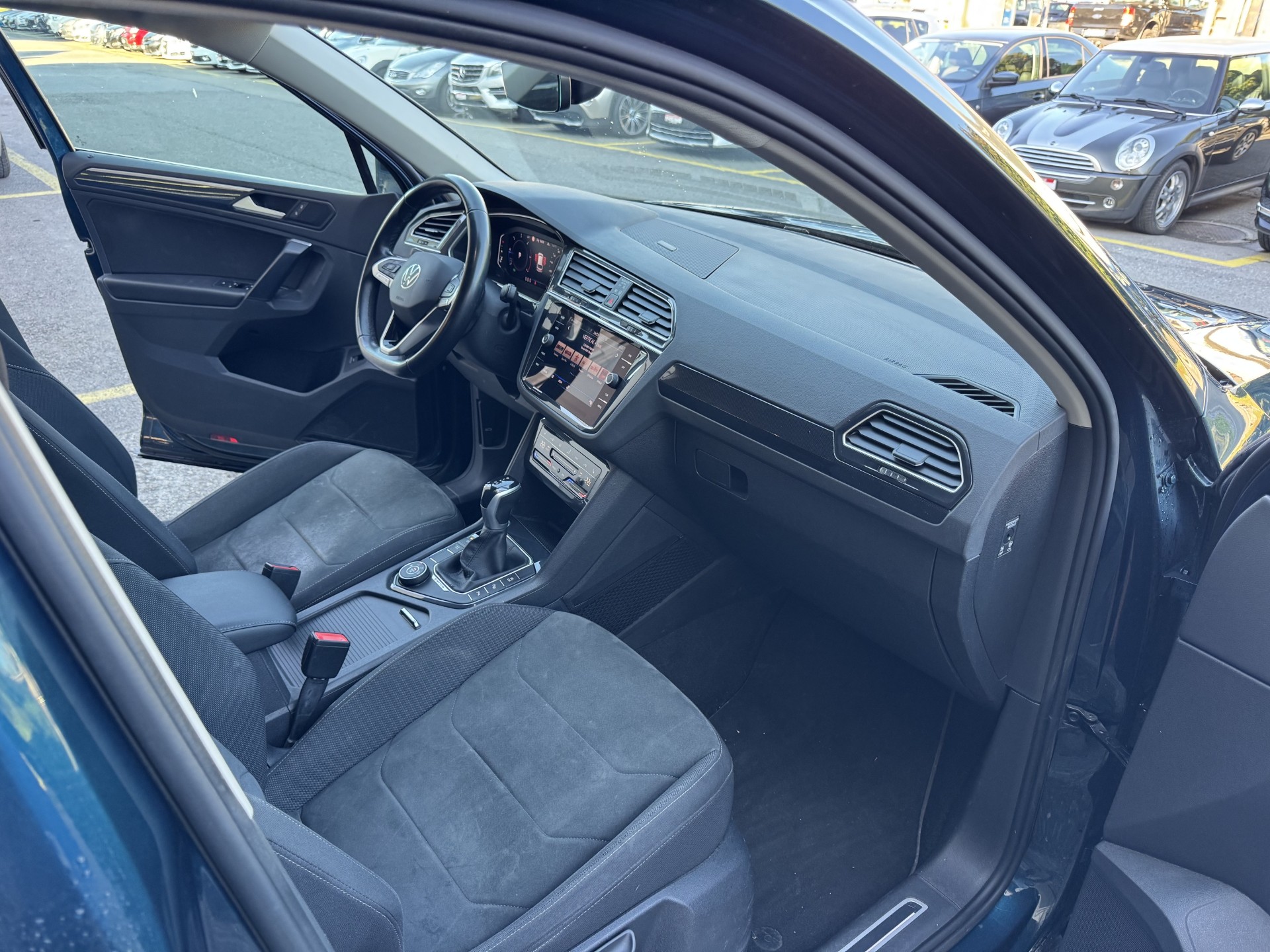 VW Tiguan 2.0 TDI SCR Elegance 4Motion DSG-image-12