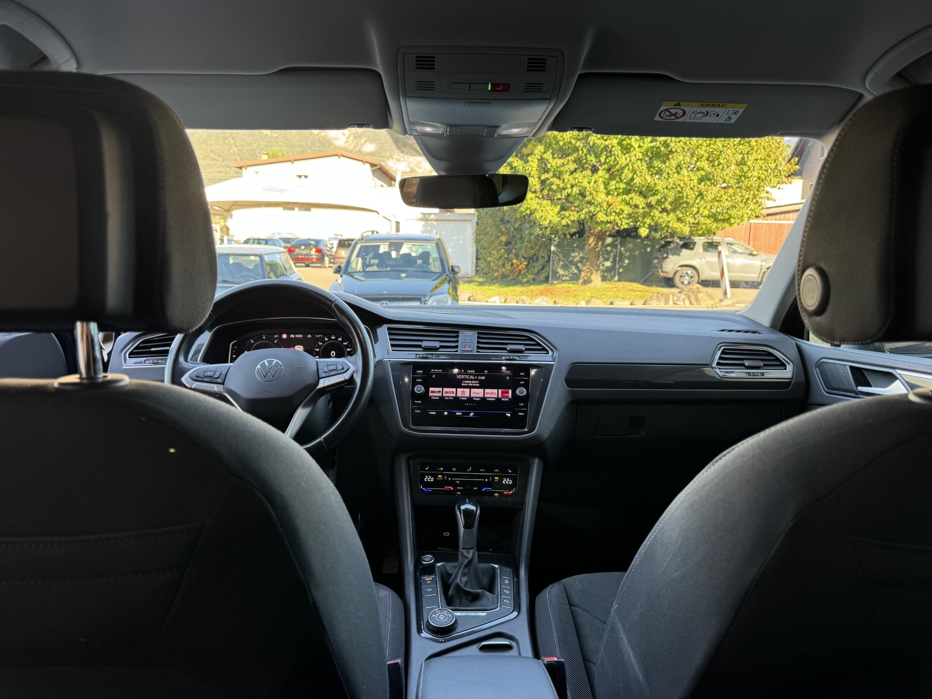 VW Tiguan 2.0 TDI SCR Elegance 4Motion DSG-image-10