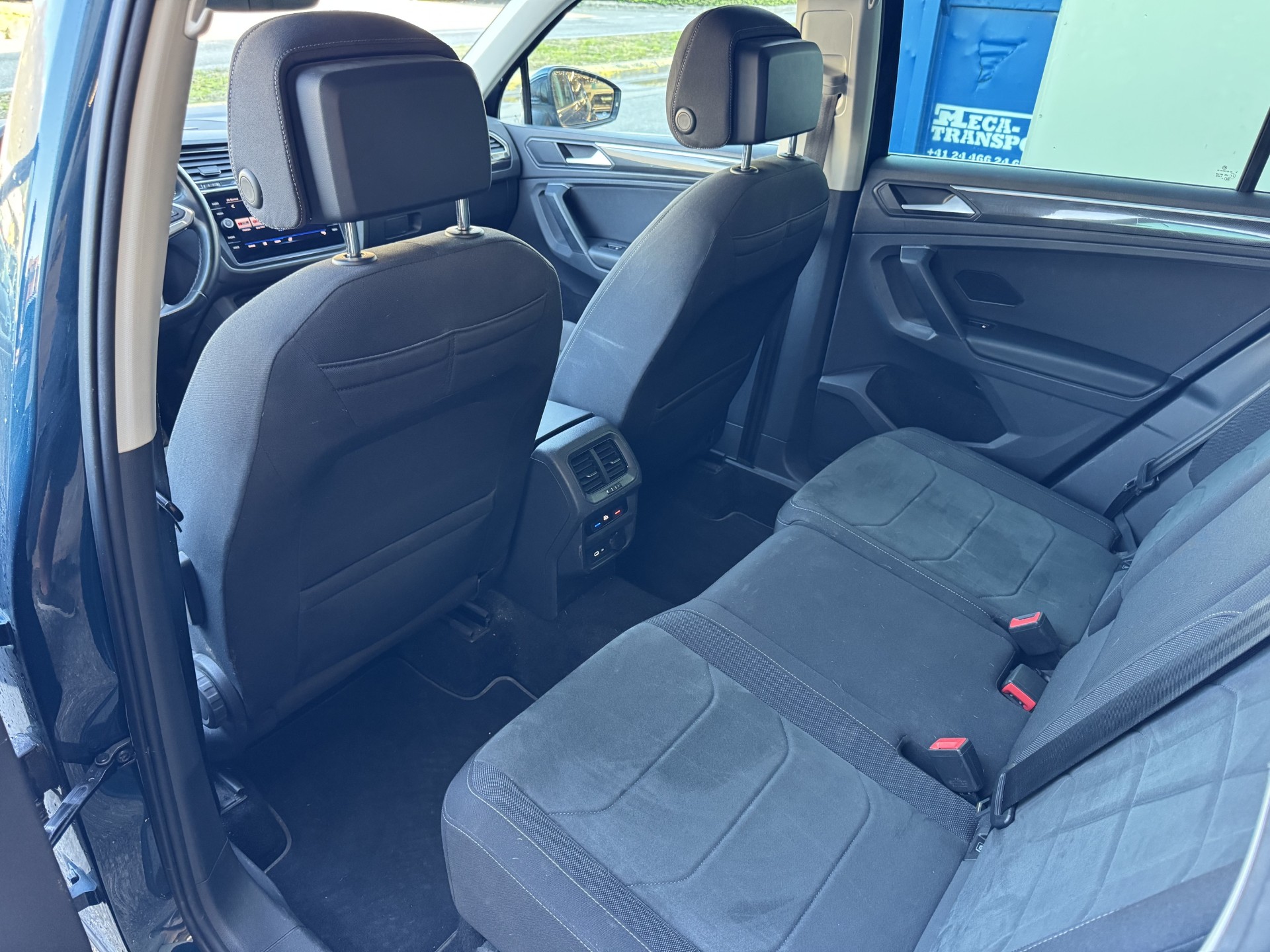VW Tiguan 2.0 TDI SCR Elegance 4Motion DSG-image-9