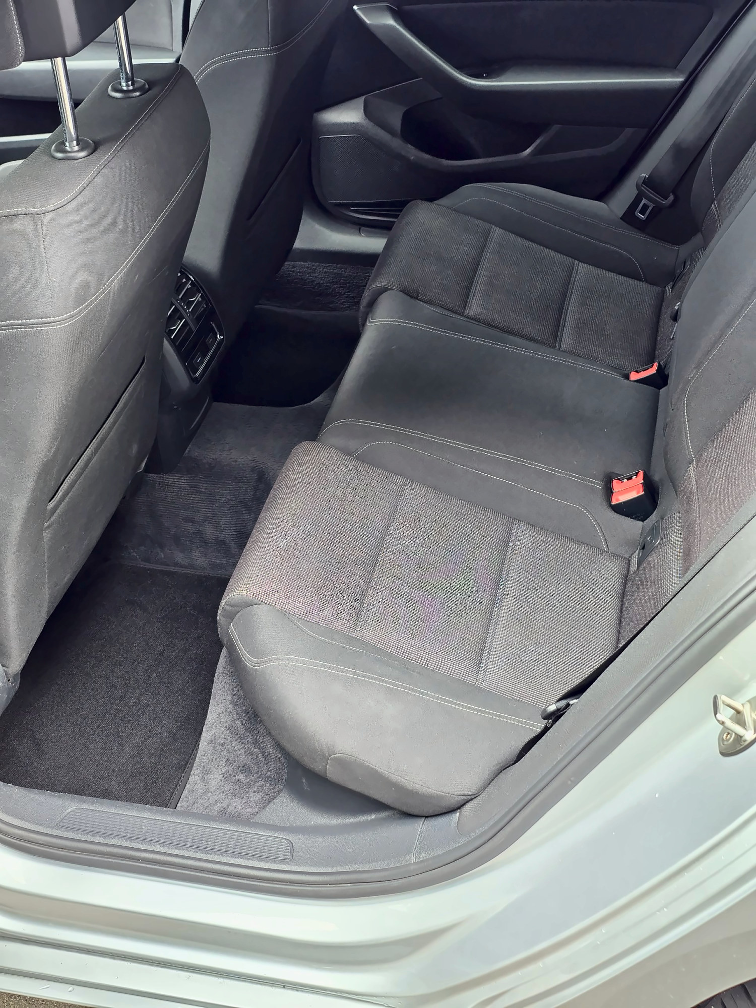 VW 2.0 TDI 190 SCR Comfl.DSG 4m-image-5